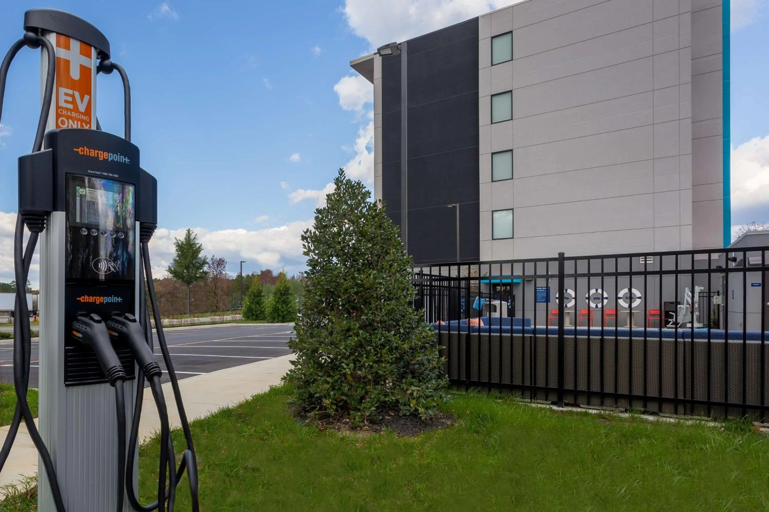 Property building in Tru By Hilton Ashland, Va