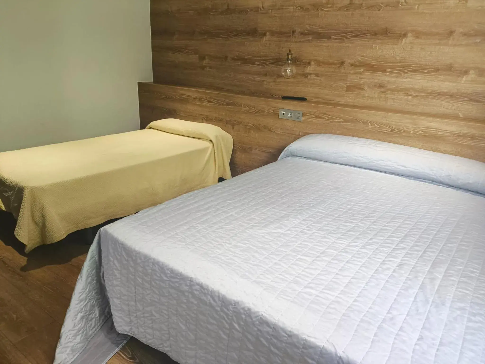 Triple Room - Disability Access in HOTEL ALCAZAR Triple Room - Disability Access in HOTEL ALCAZAR