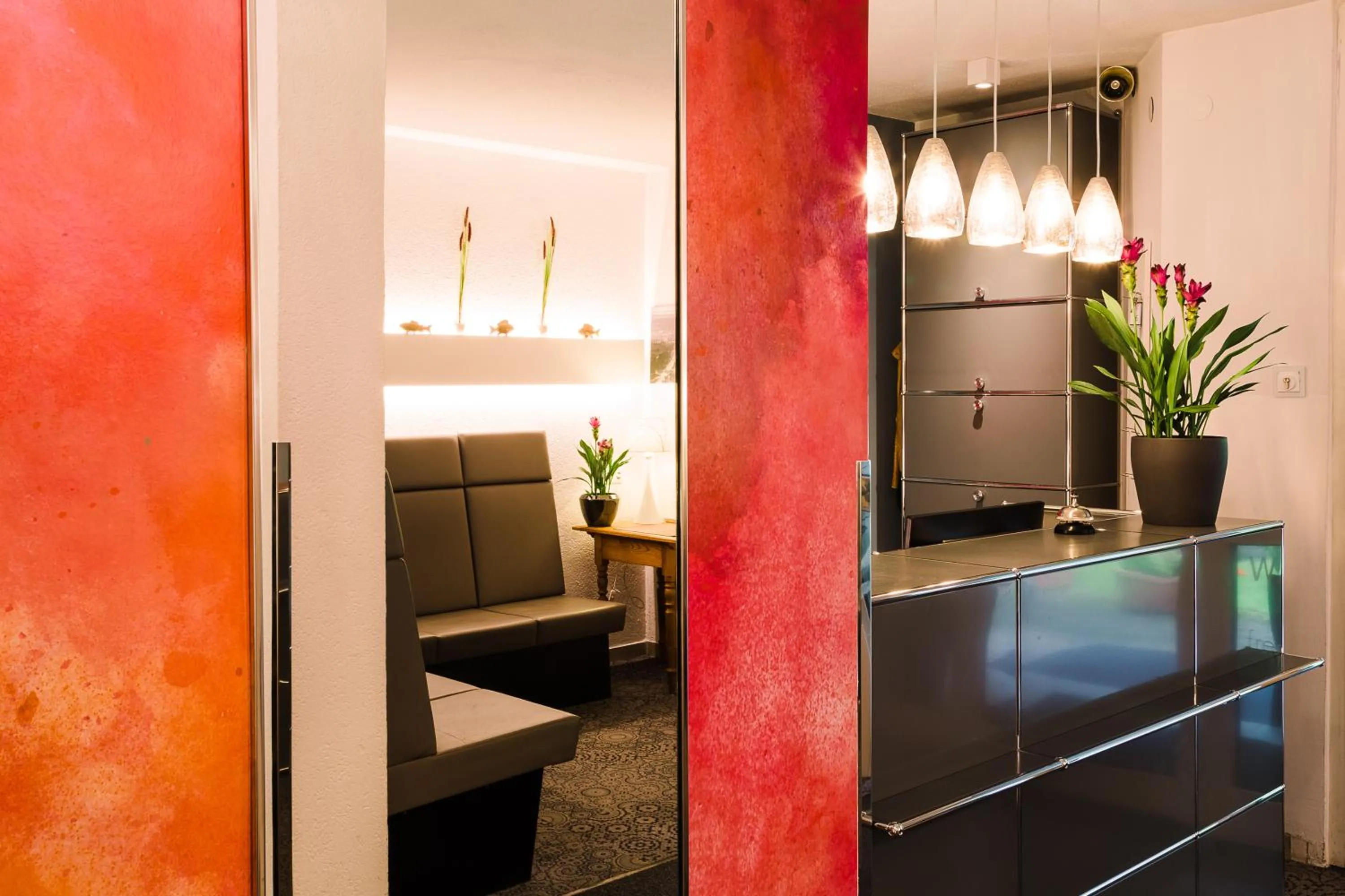 Lobby or reception in Hotel Villa Solln - free parking