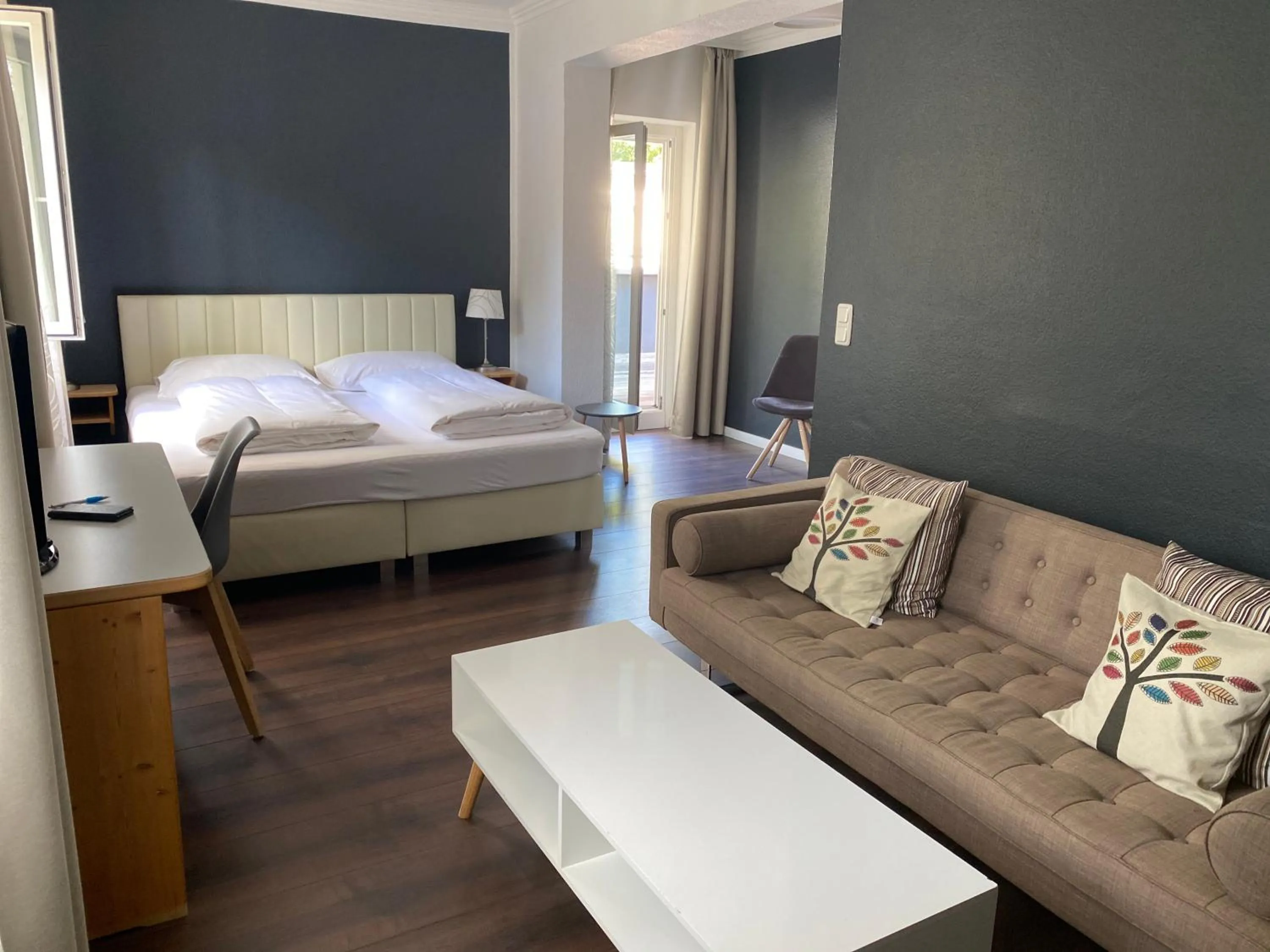 Bed in Hotel Villa Solln - free parking