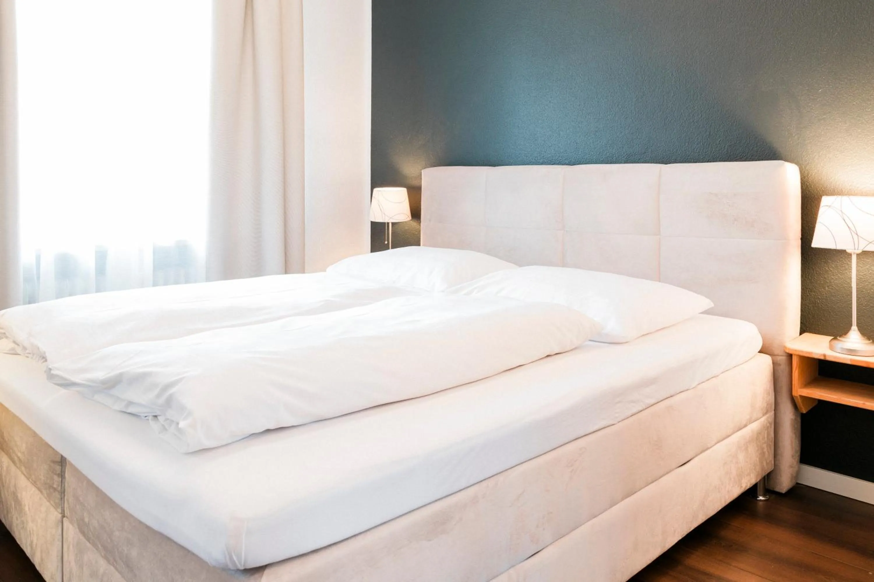 Bed in Hotel Villa Solln - free parking