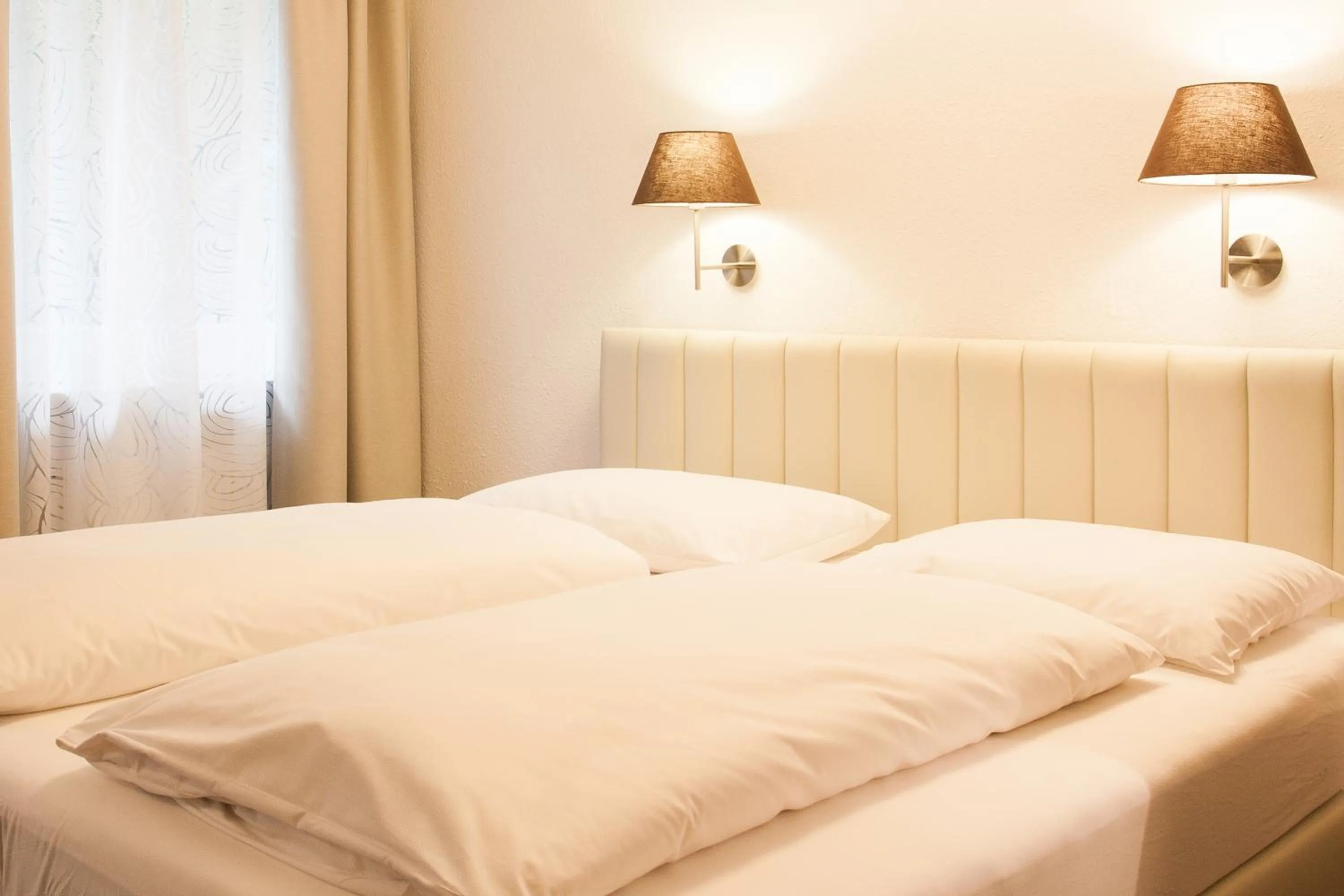 Bed in Hotel Villa Solln - free parking