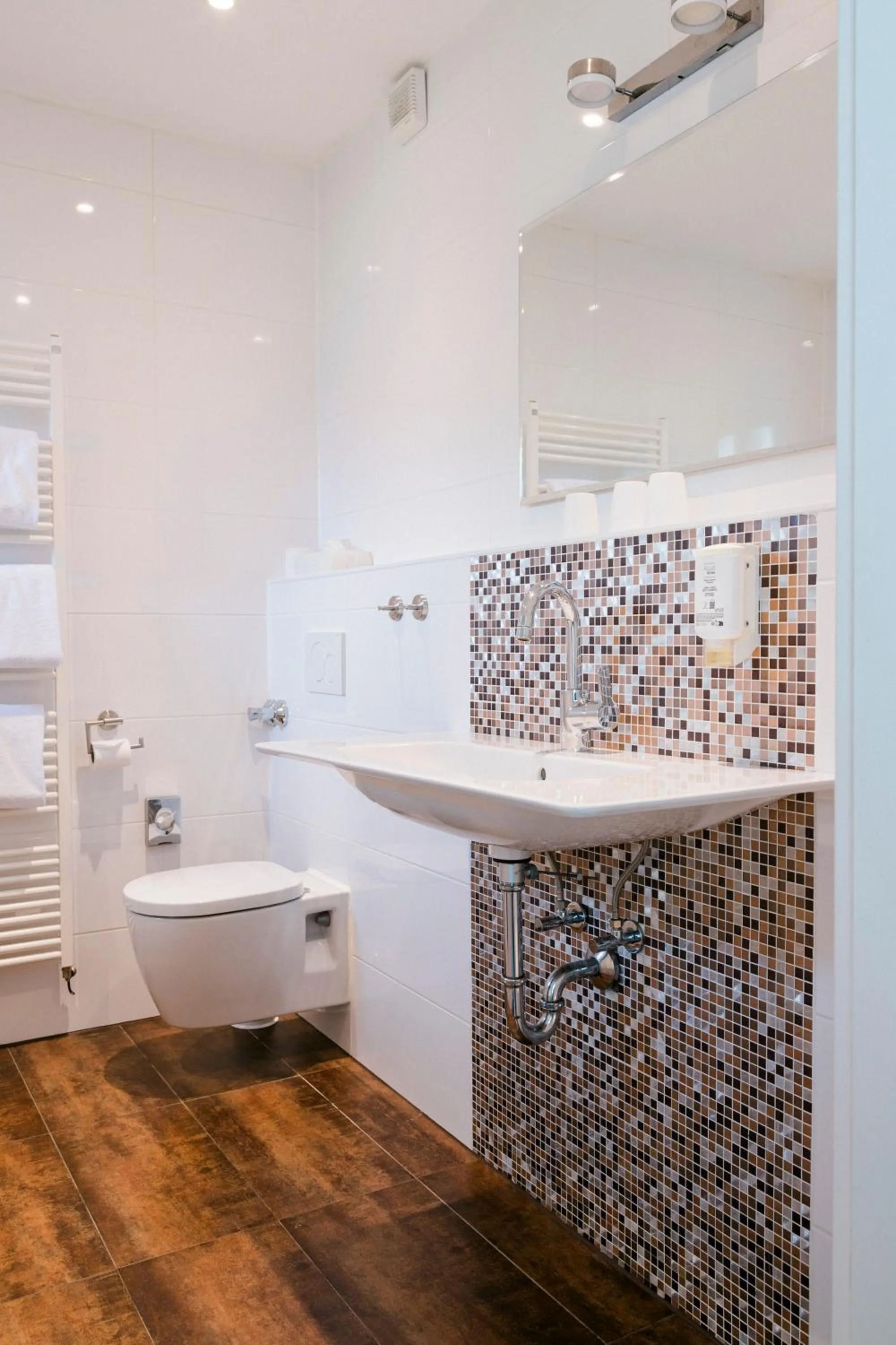 Bathroom in Hotel Villa Solln - free parking