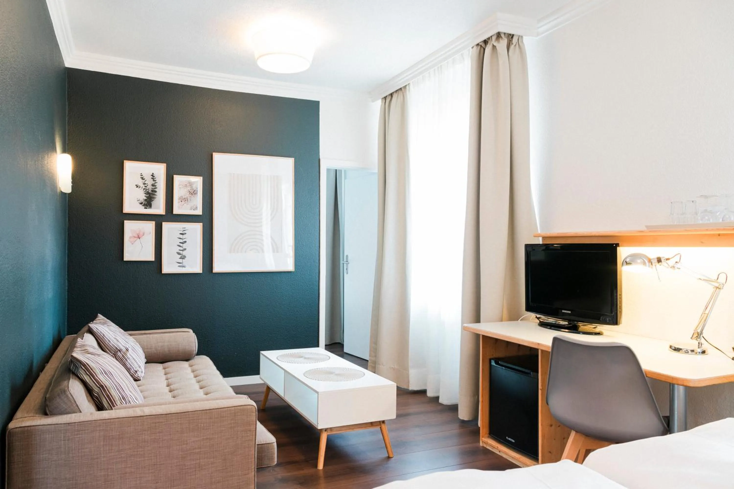 Photo of the whole room in Hotel Villa Solln - free parking