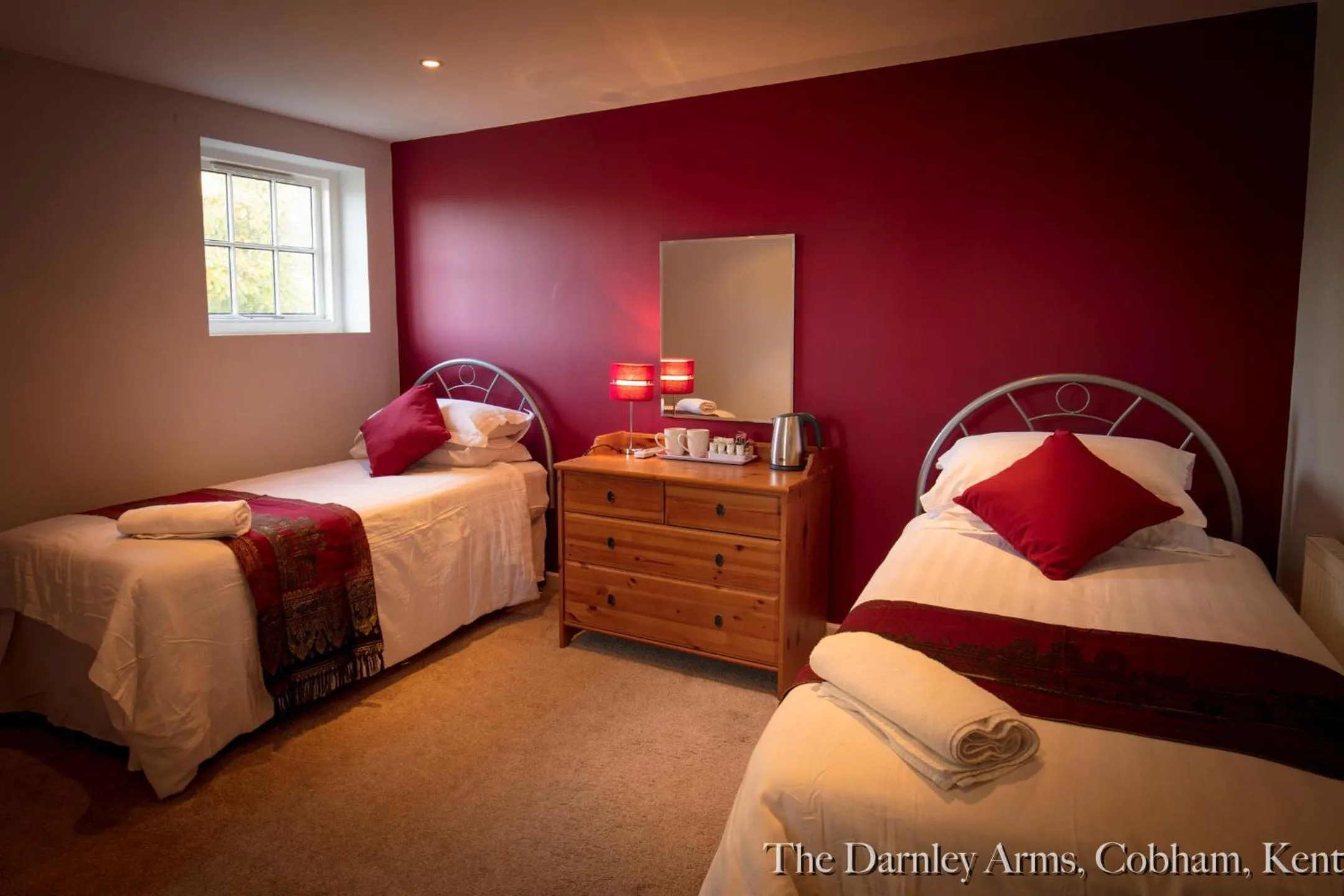 Photo of the whole room, Bed in The Darnley Arms