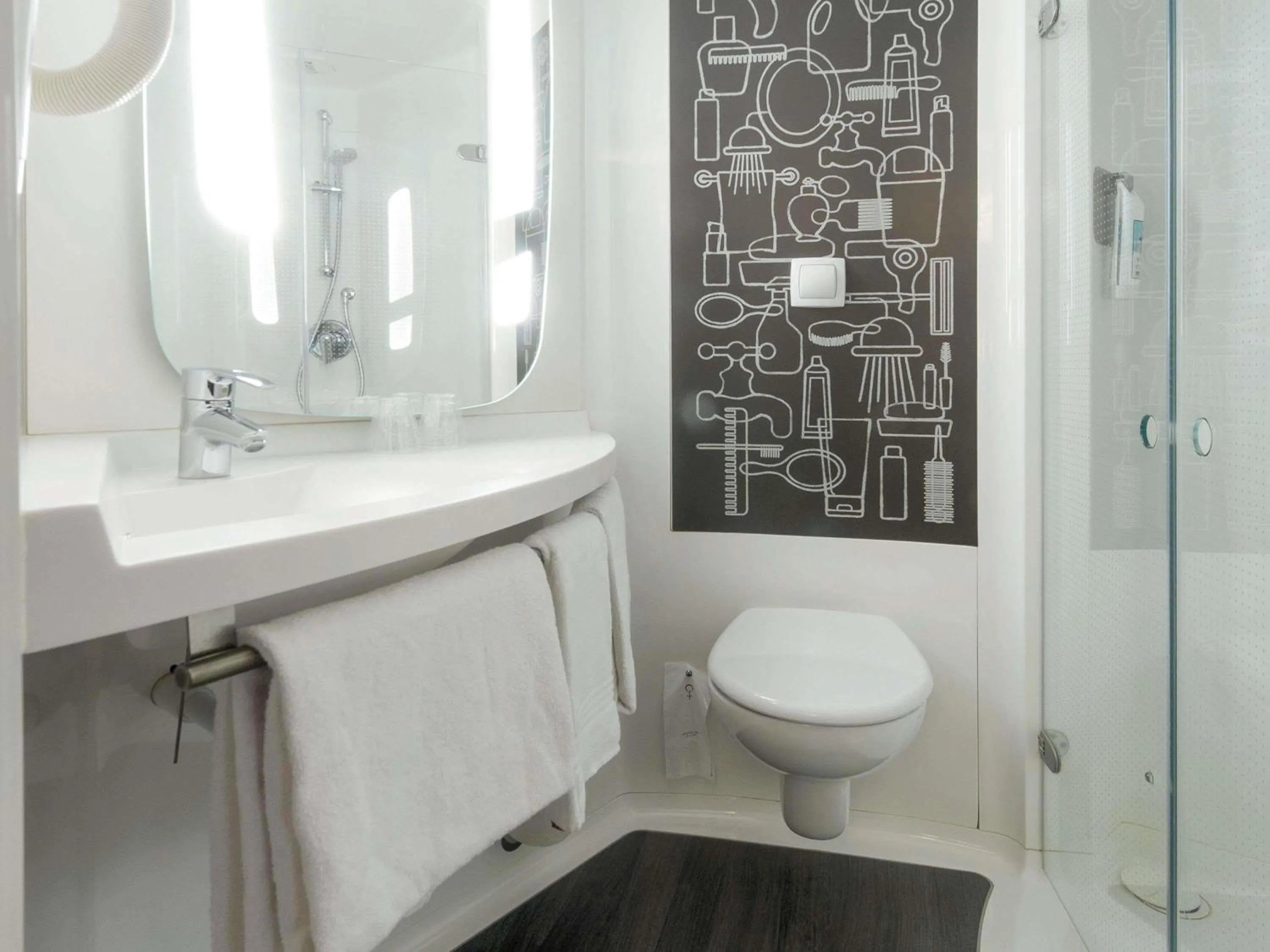 Bedroom in ibis Hotel Hamburg St. Pauli Messe