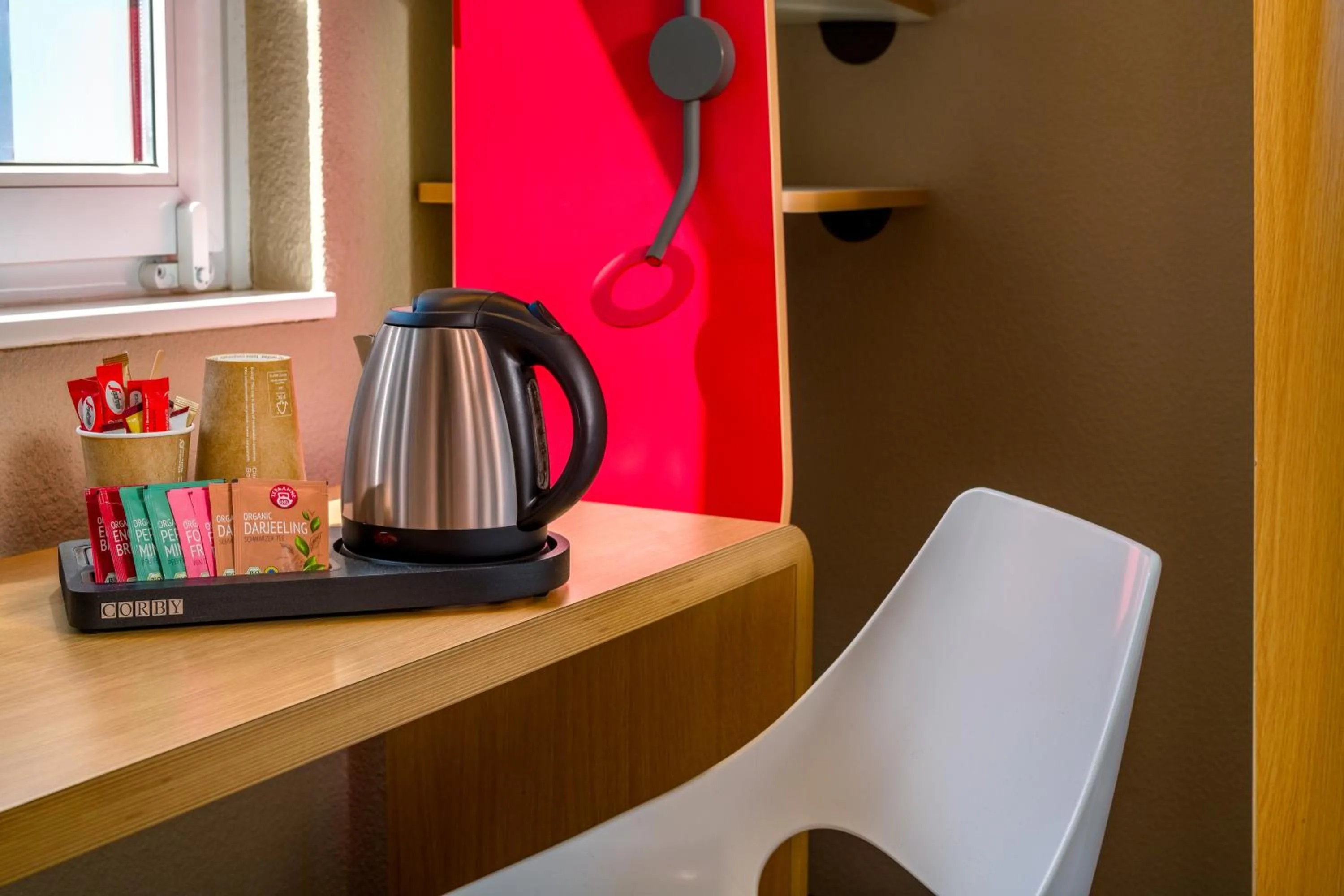 Coffee/tea facilities in ibis Hotel Hamburg St. Pauli Messe