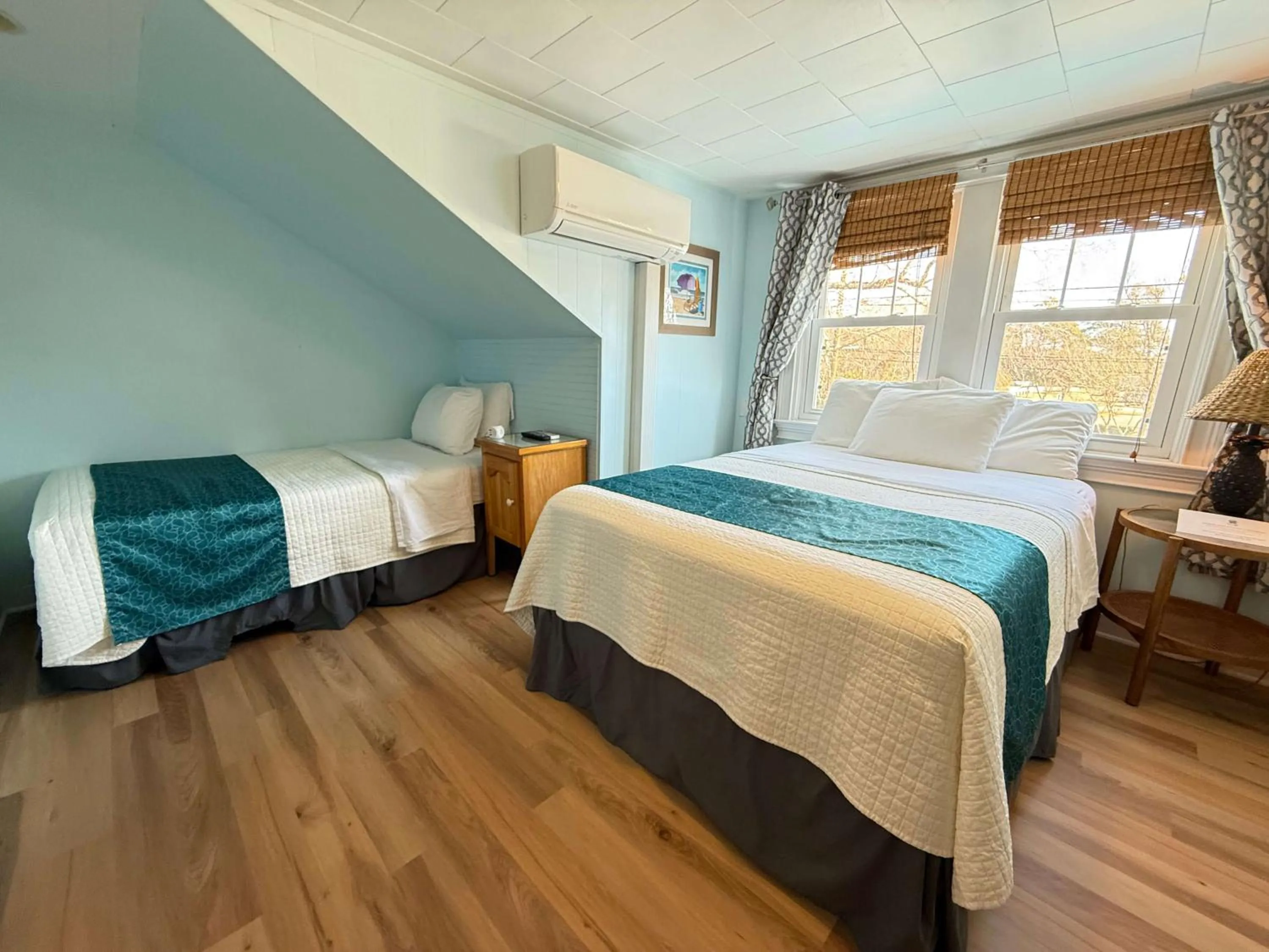 Bed in Island Guesthouse and Motel OBX