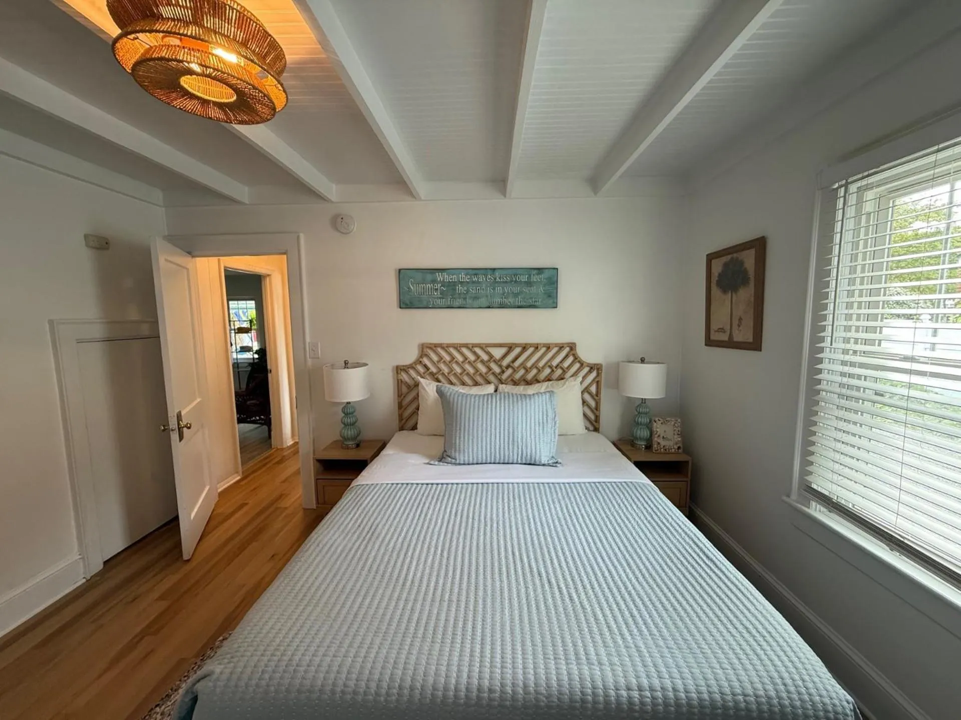 Bed in Island Guesthouse and Motel OBX