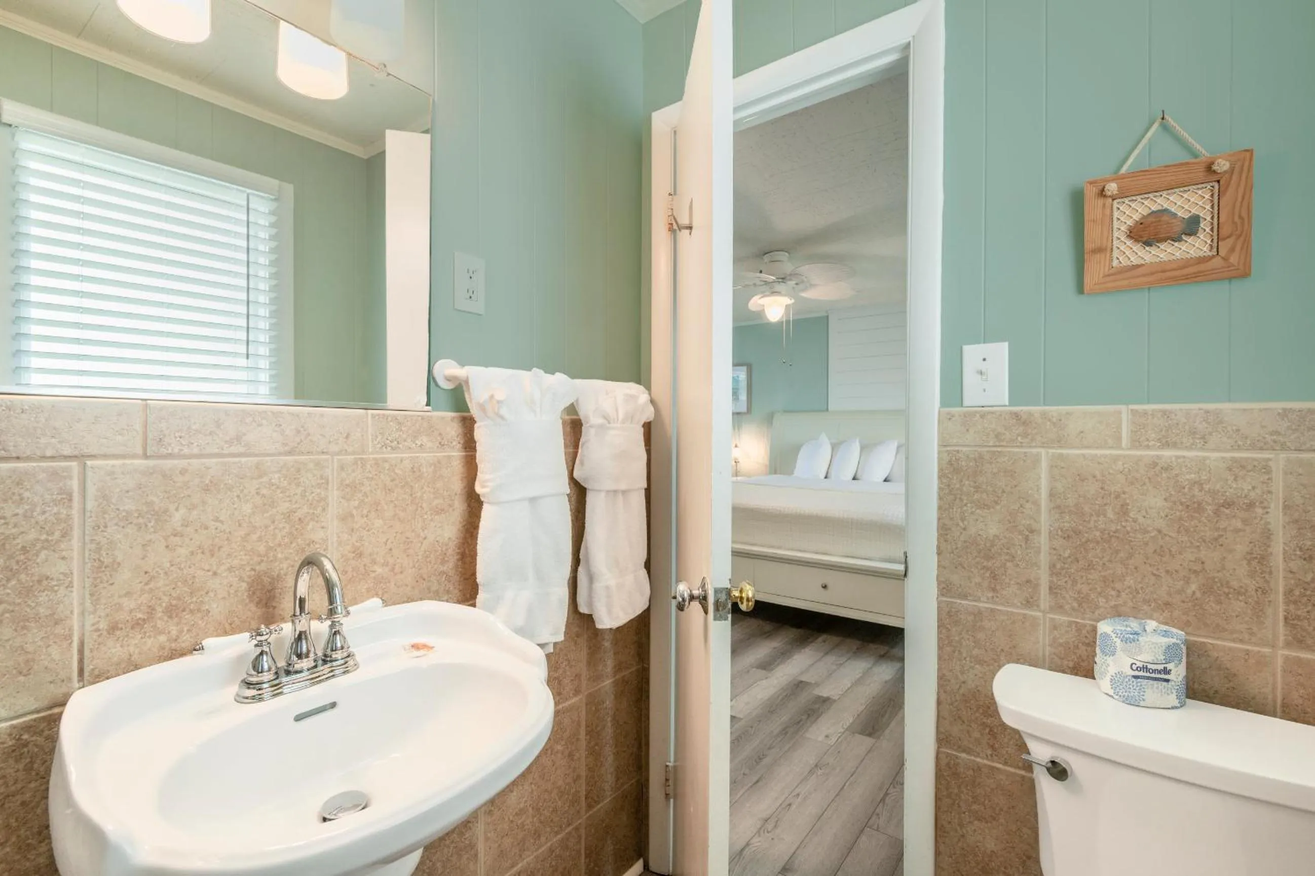 Bed in Island Guesthouse and Motel OBX