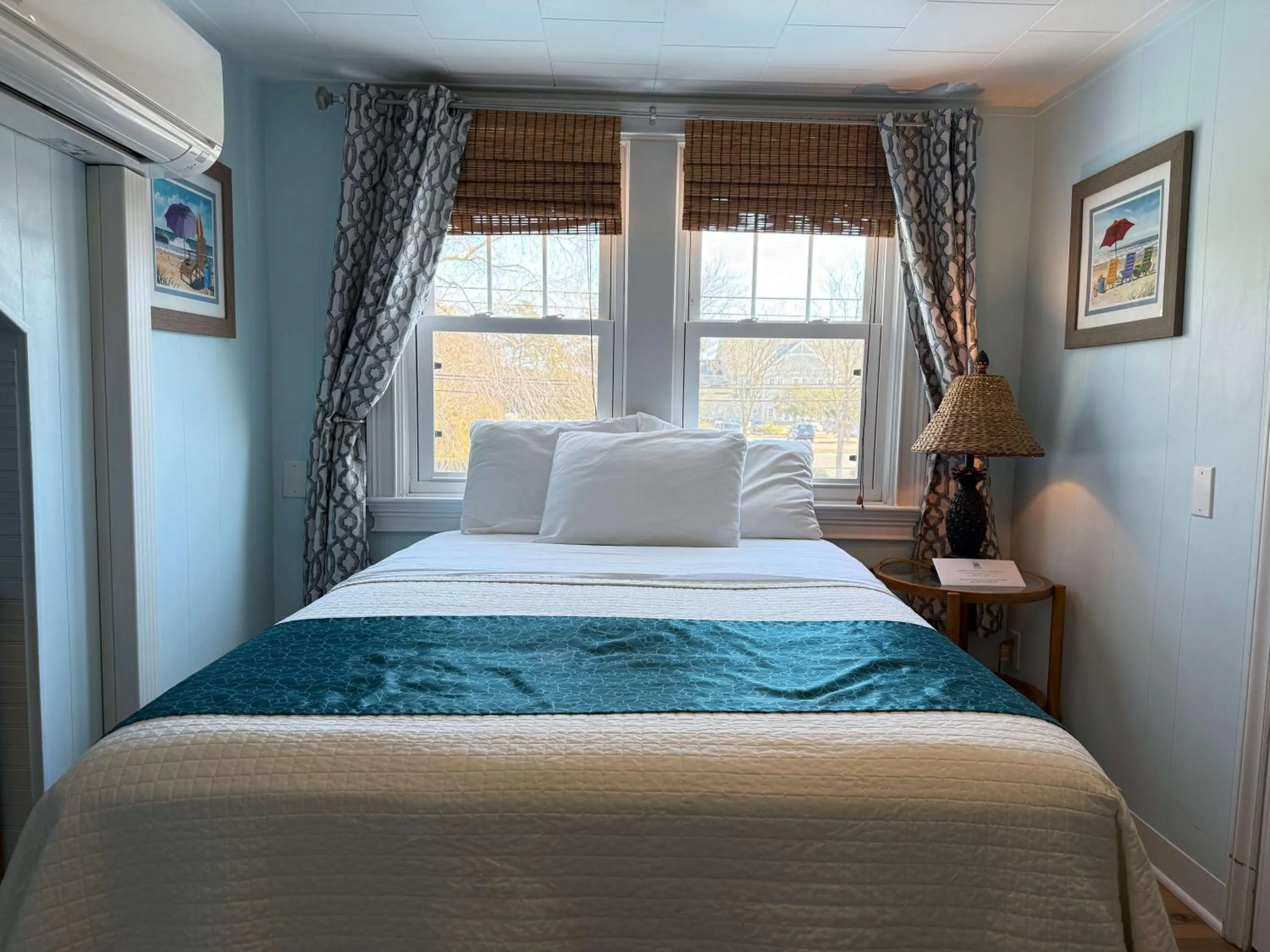 Bed in Island Guesthouse and Motel OBX