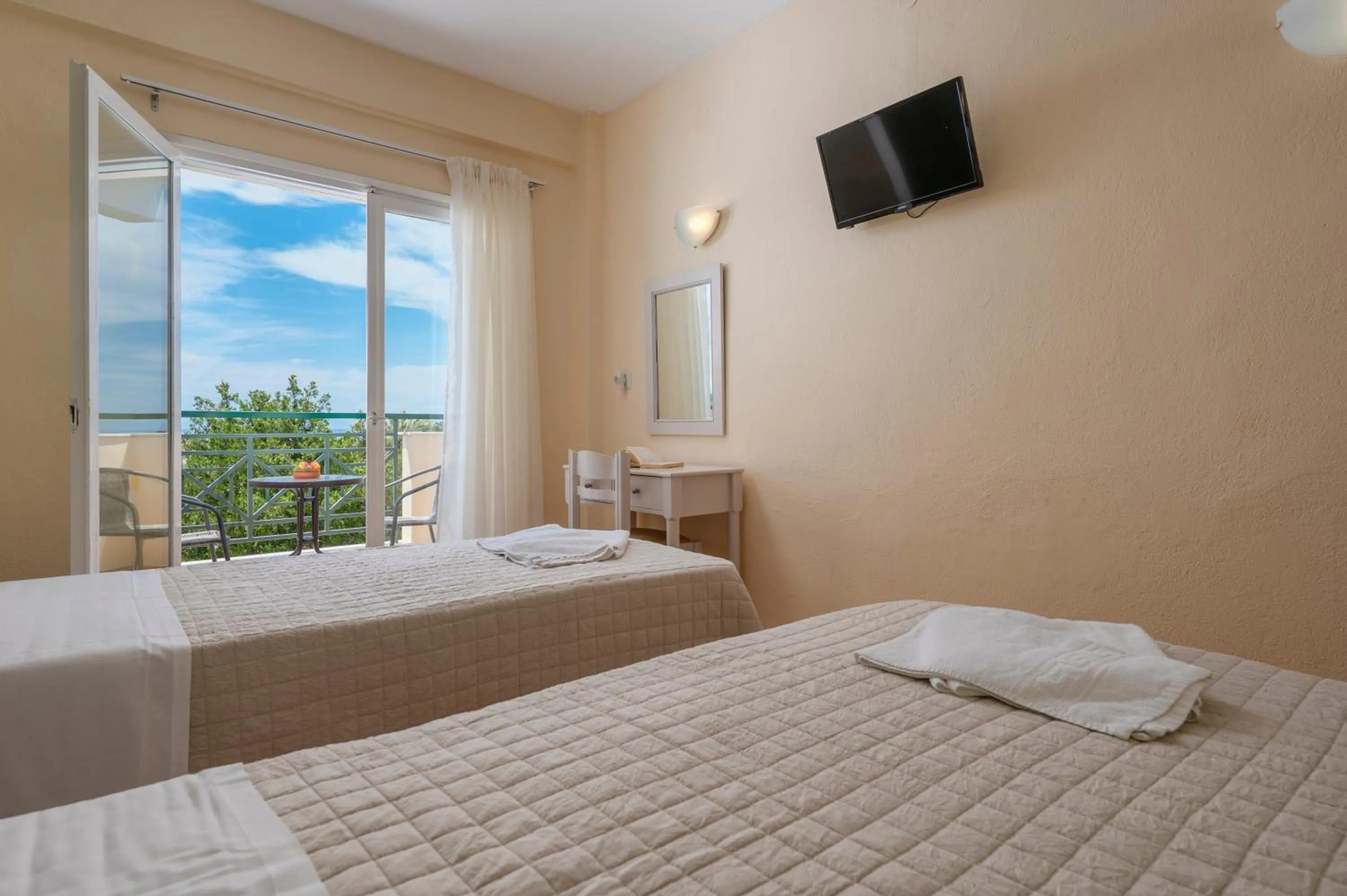 Bedroom, Bed in Julia Hotel