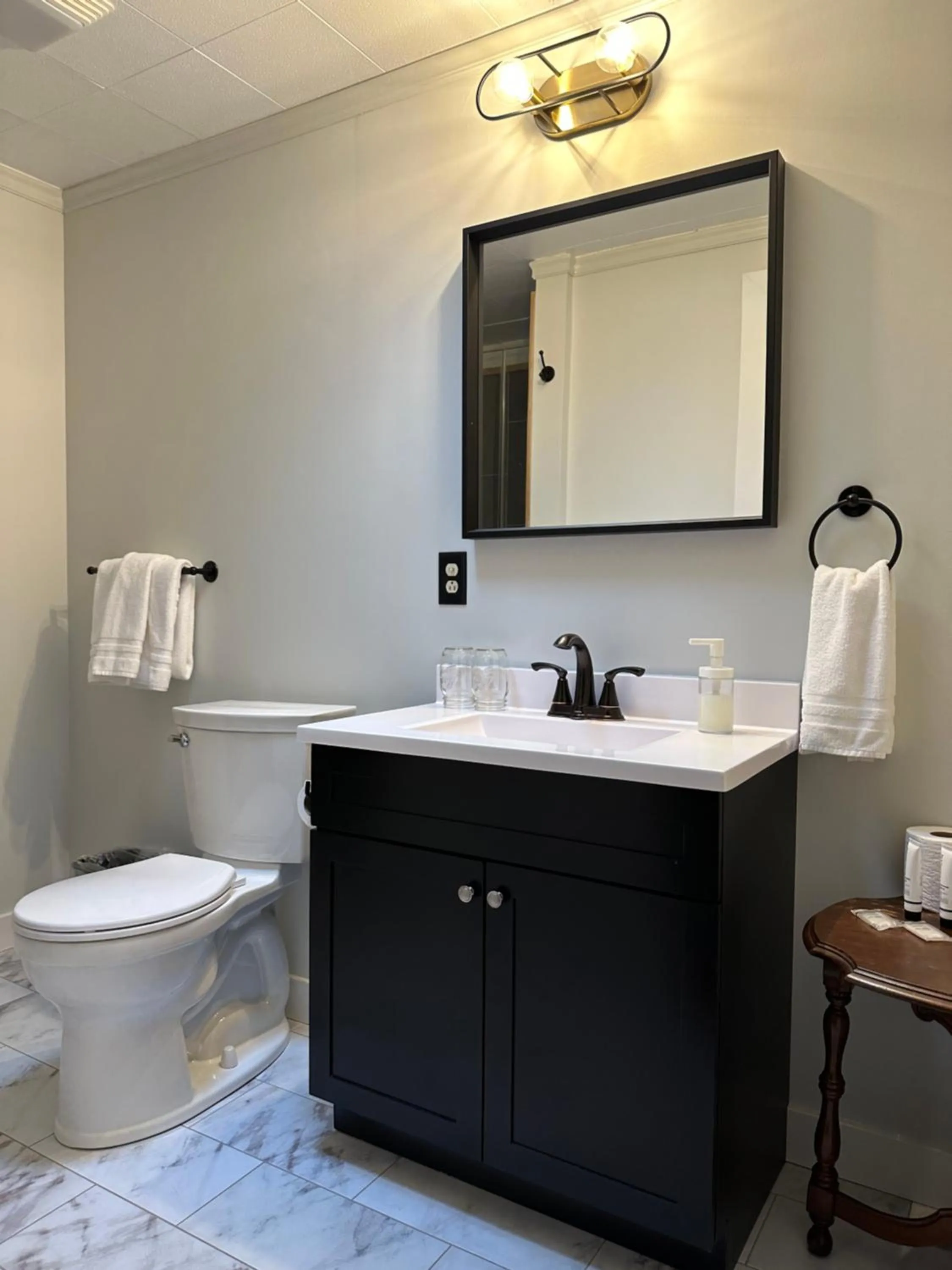 Toilet in Westfir Lodge & Mountain Market