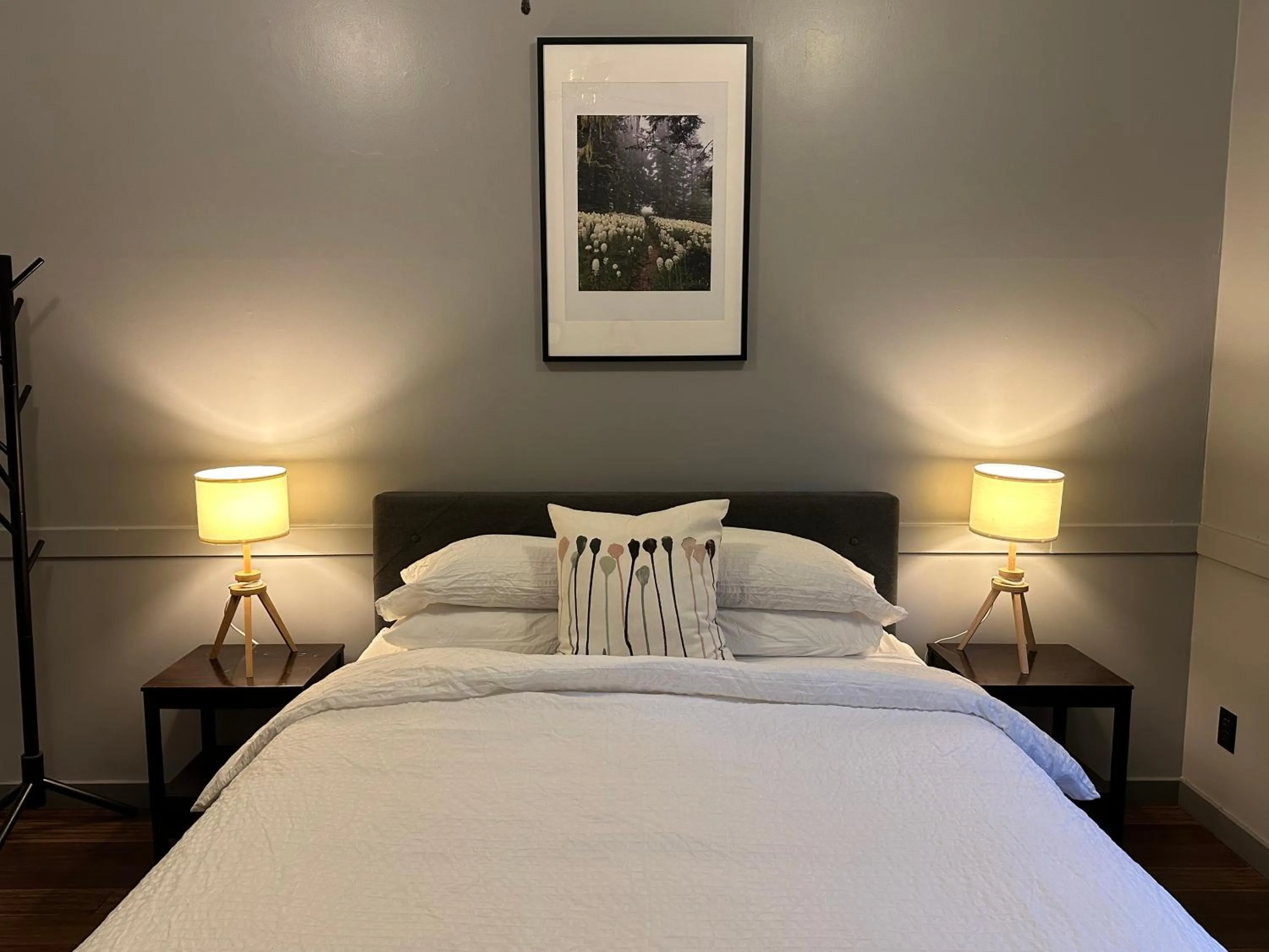 Bed in Westfir Lodge & Mountain Market