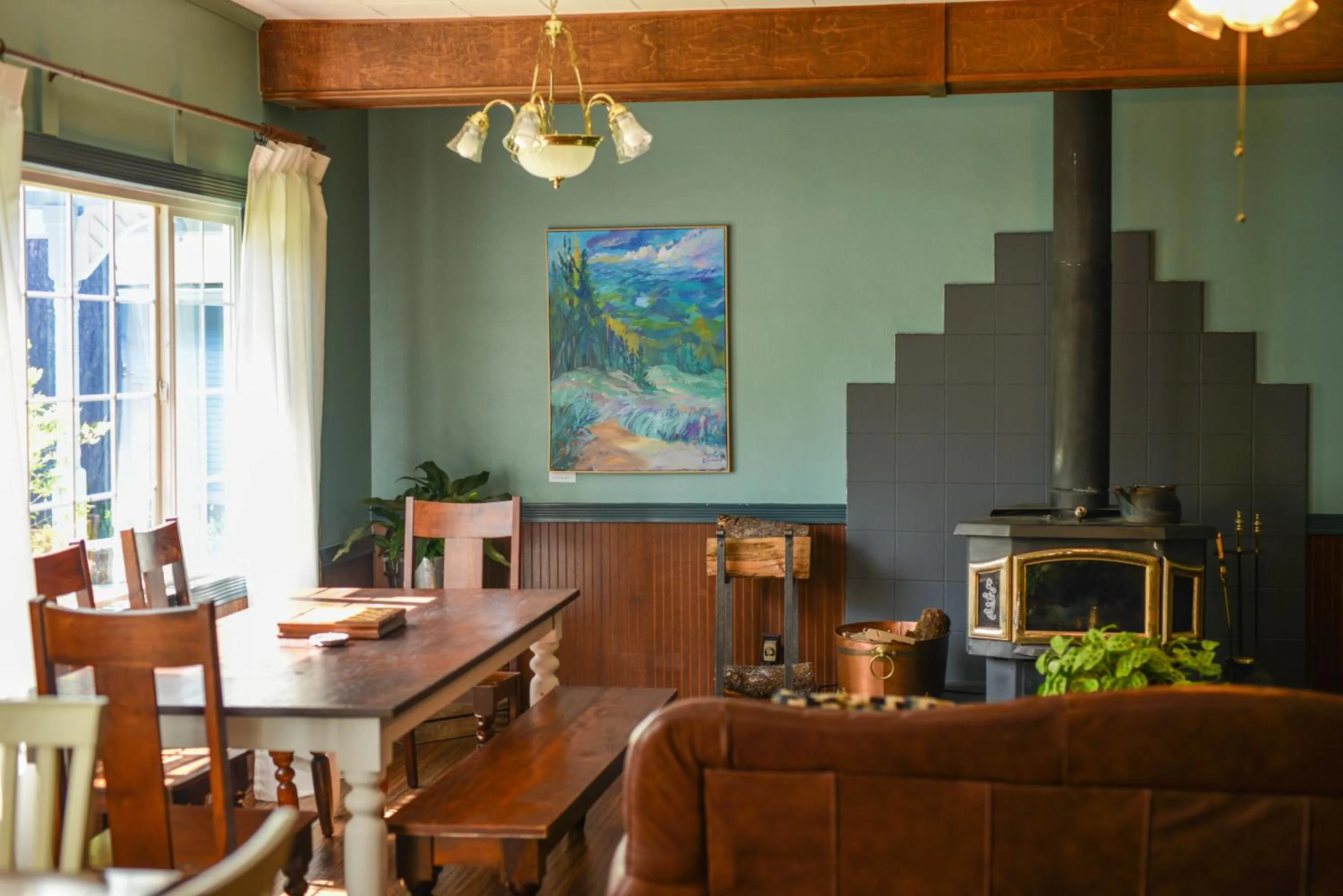 Property building in Westfir Lodge & Mountain Market