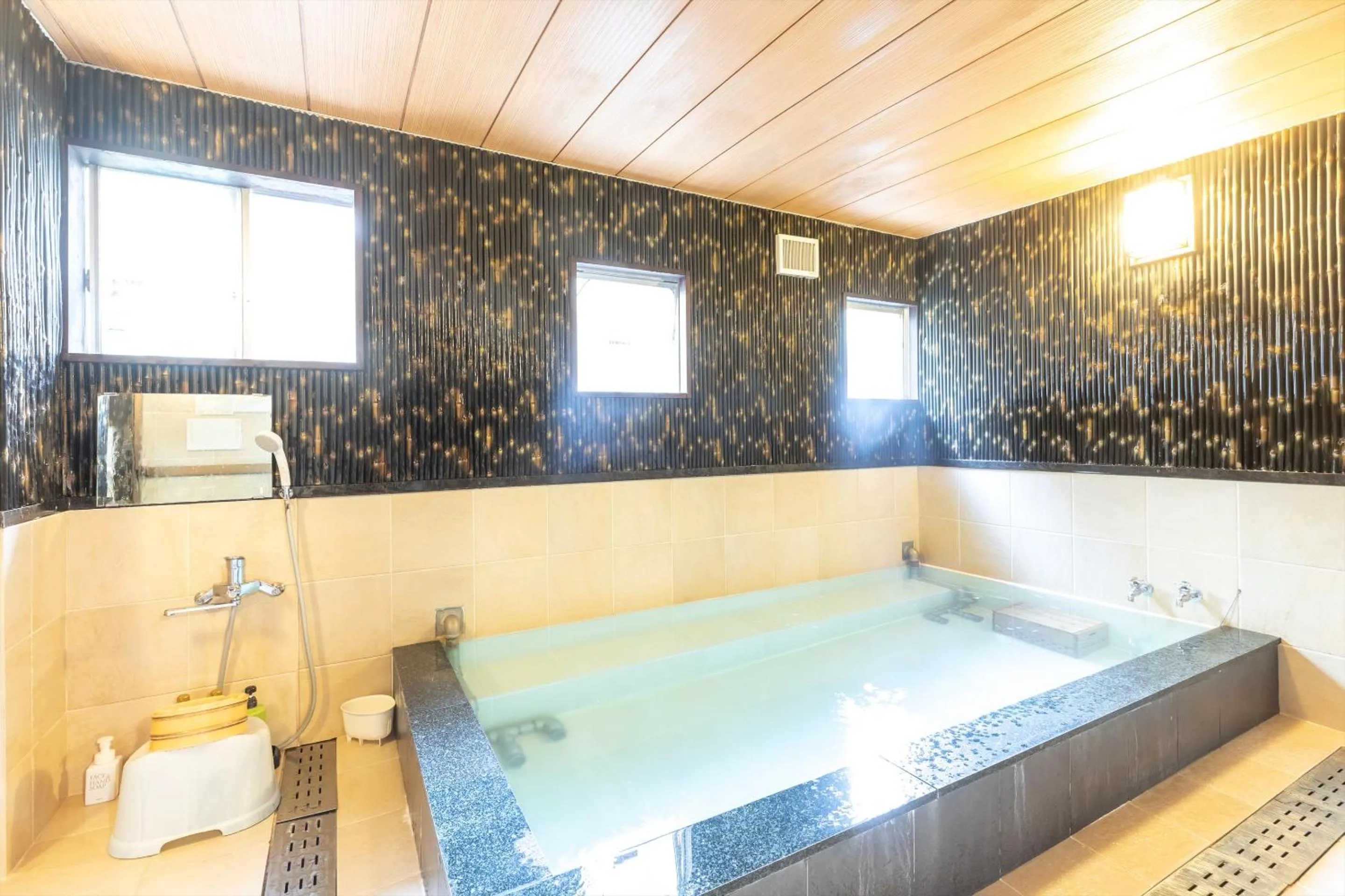 Public Bath, Bed in Business Ryokan Akashiya Annex