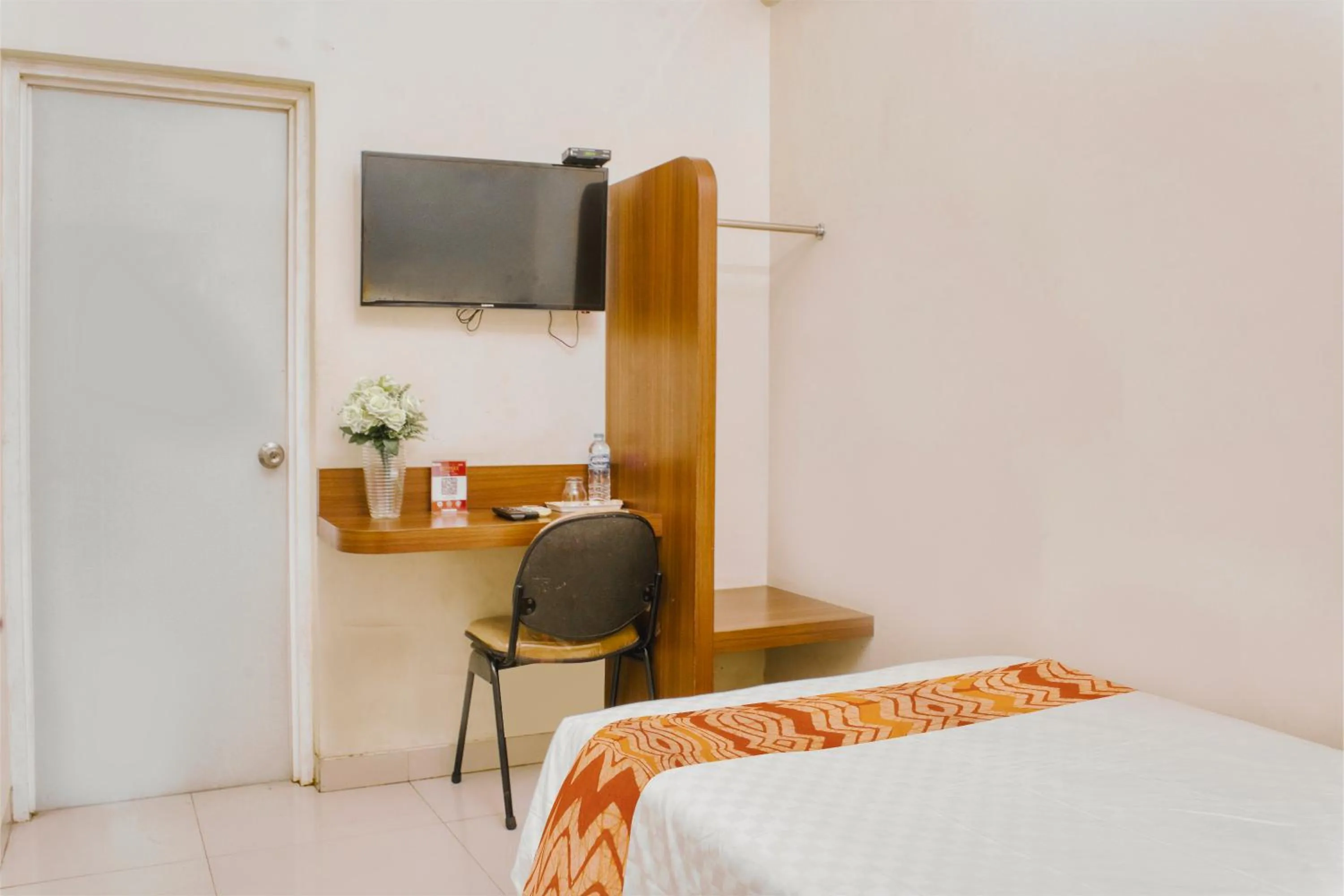 Bedroom, Bed in Gapura Residence Airport Semarang by Sinergi