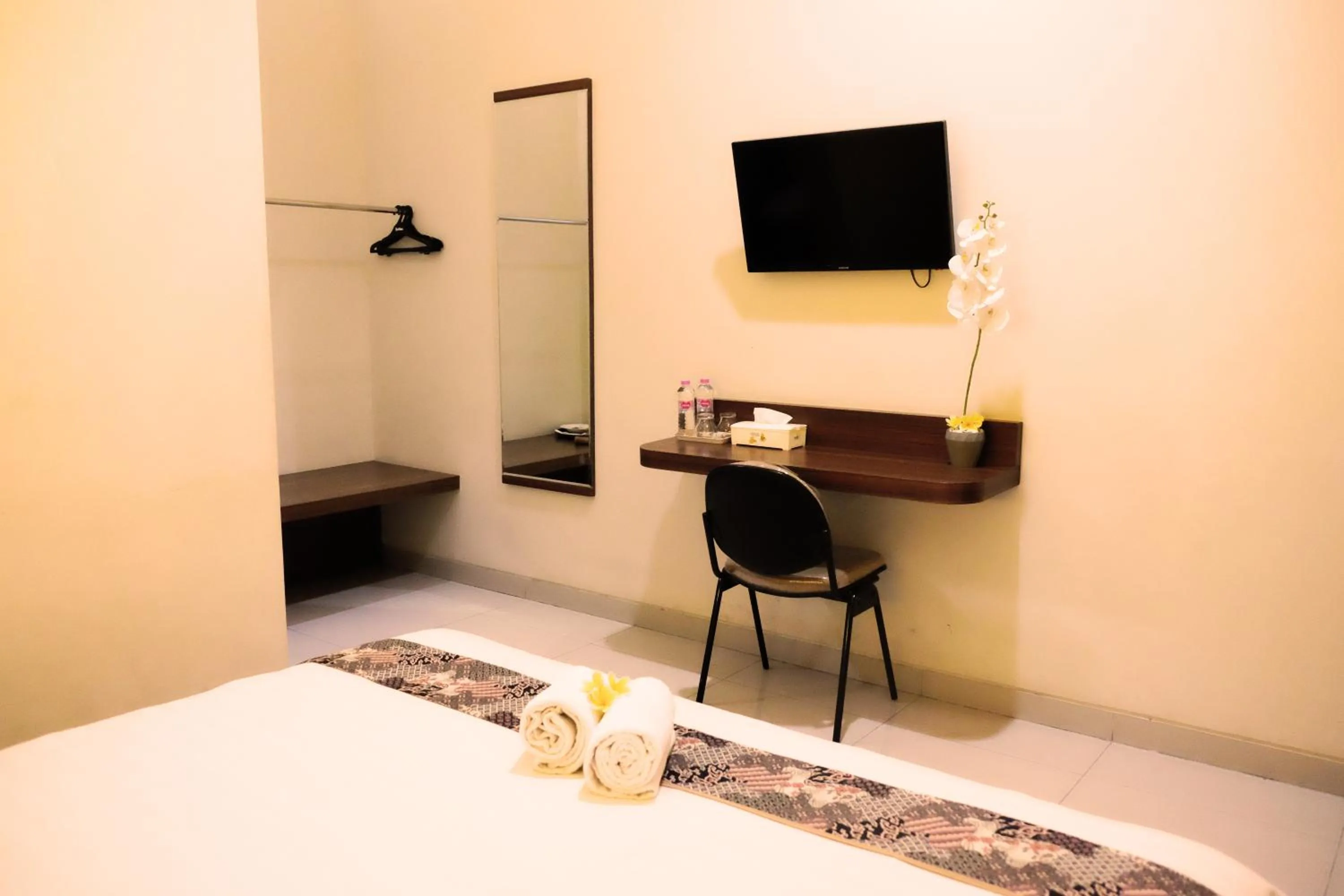 Bed in Gapura Residence Airport Semarang by Sinergi