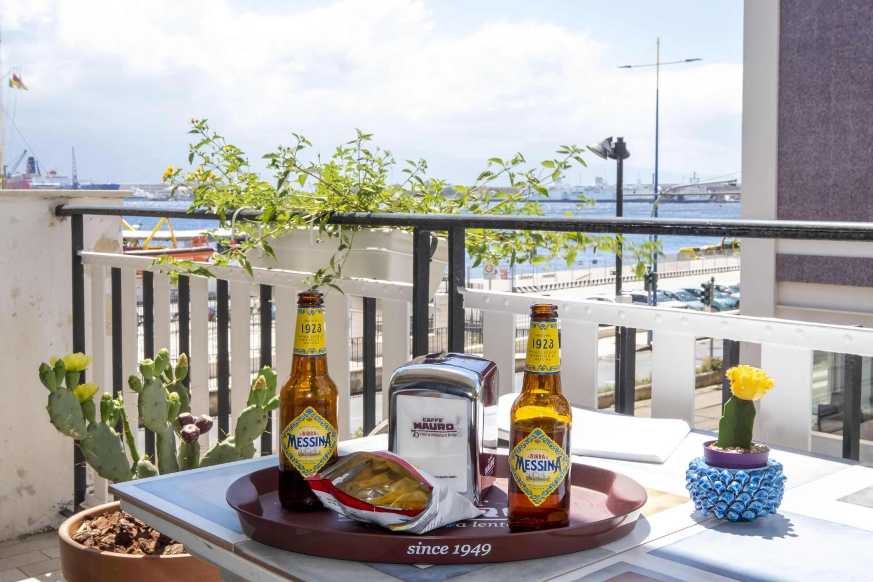 Balcony/Terrace in Miti Dello Stretto B&B