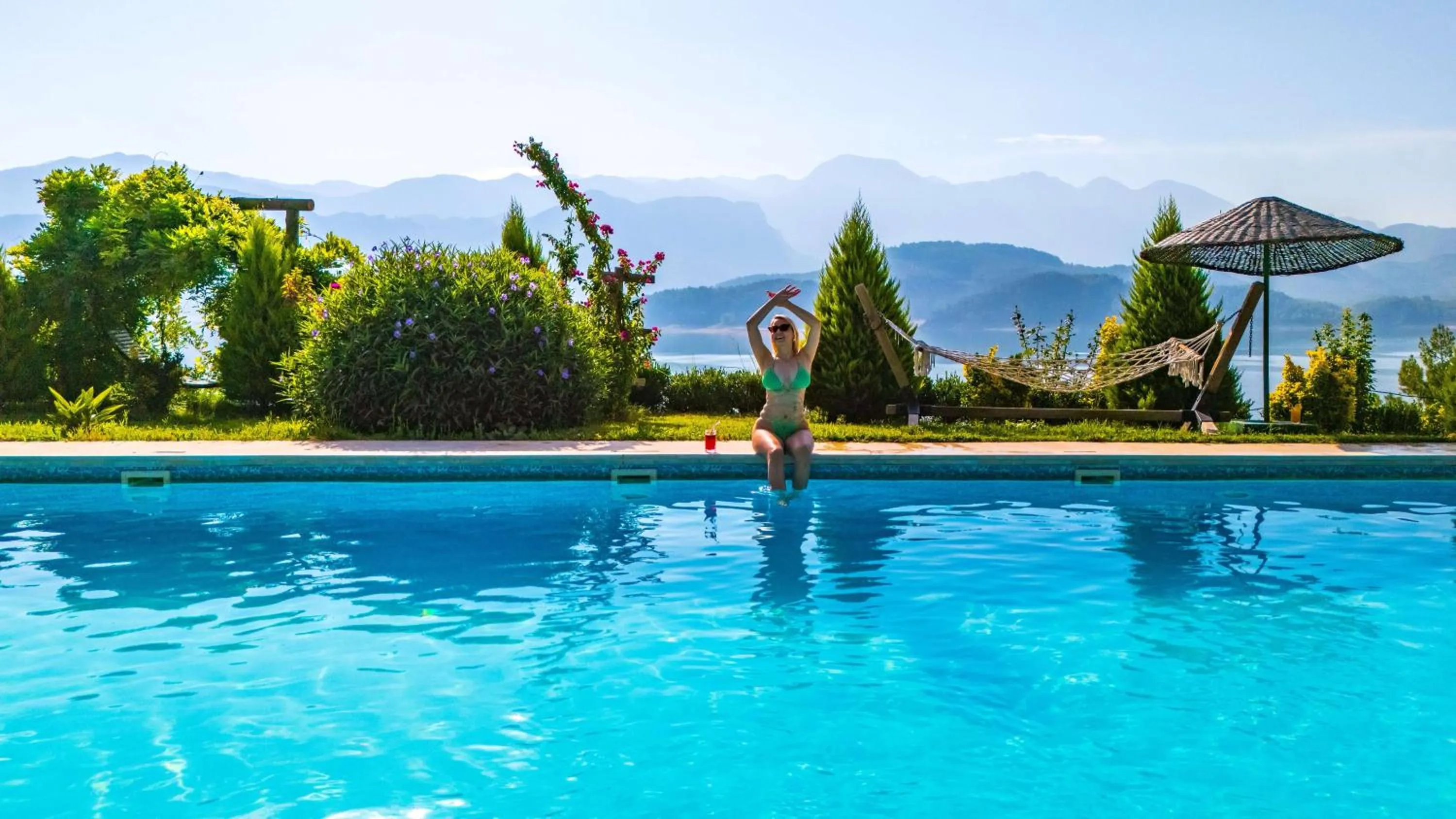 Swimming pool in Botanik Göl Evleri