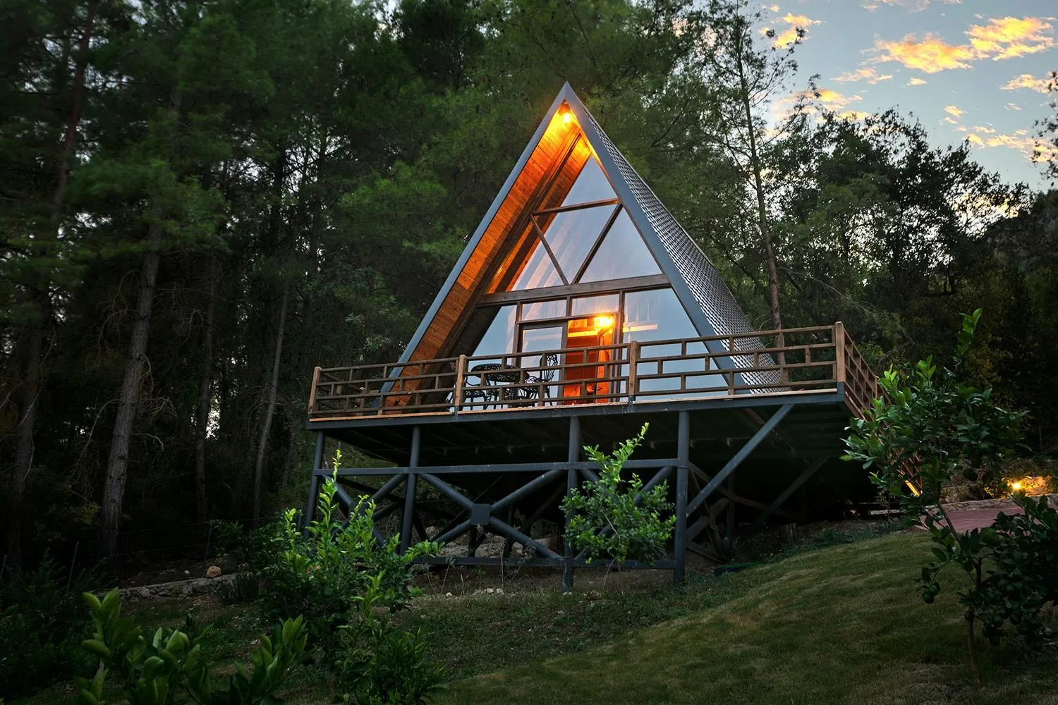 Property building in Botanik Göl Evleri