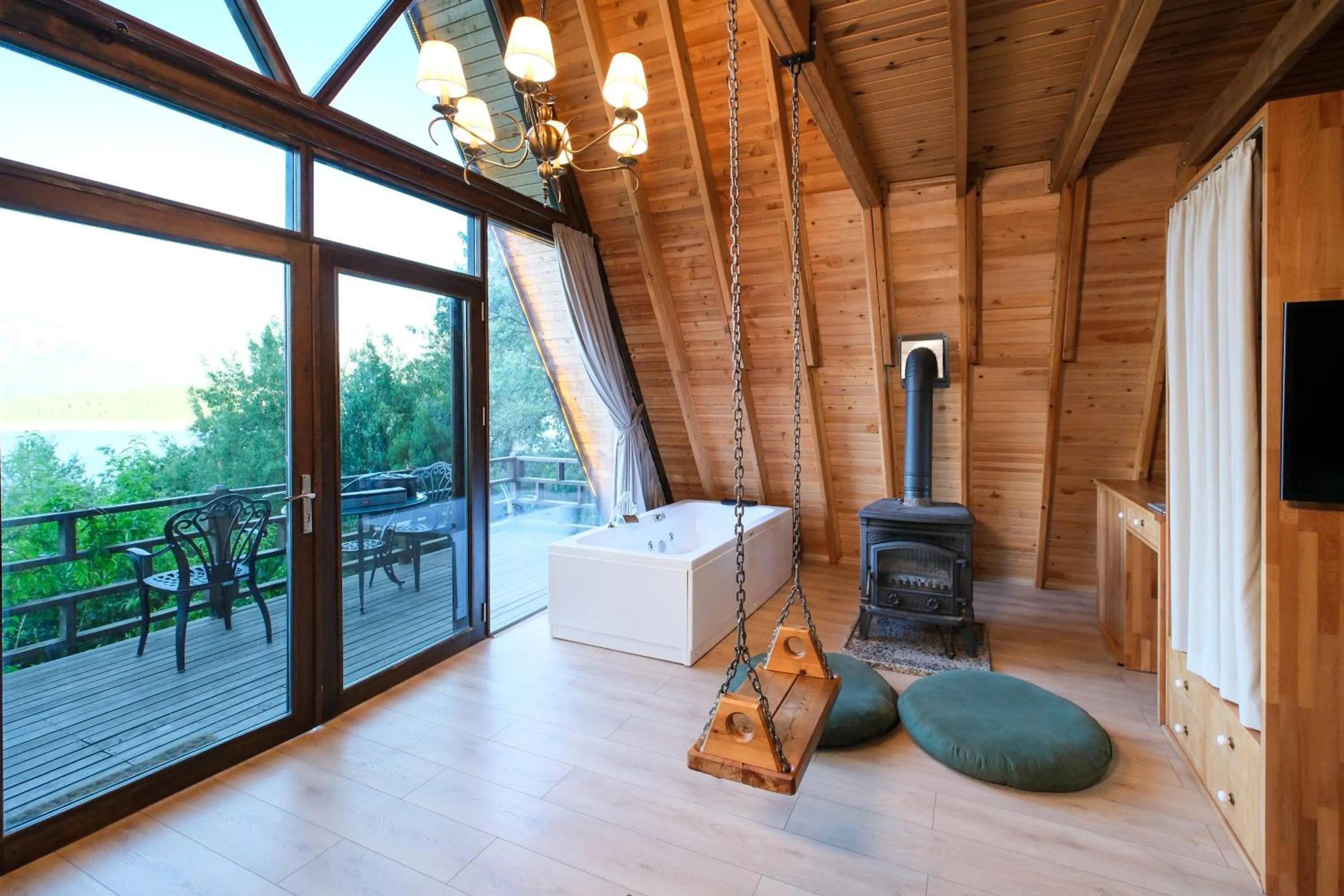 Bath in Botanik Göl Evleri