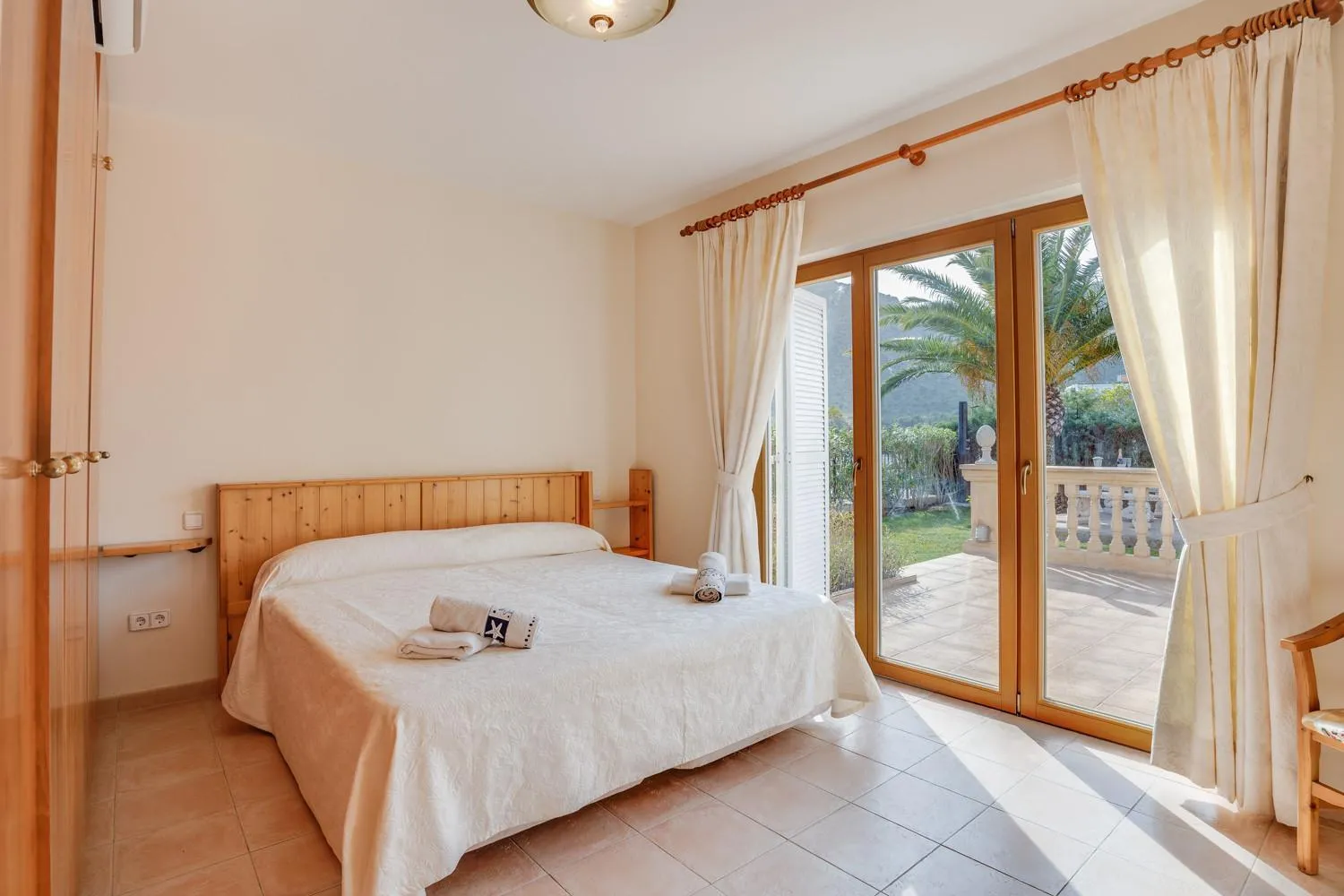 Balcony/Terrace, Bed in Villa Puerto Alcudia - Lago Aran Berna by PriorityVillas
