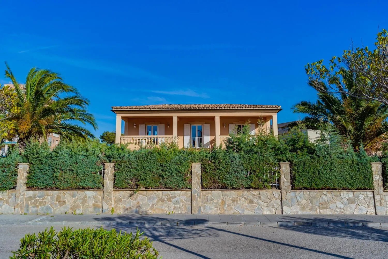 Facade/entrance in Villa Puerto Alcudia - Lago Aran Berna by PriorityVillas