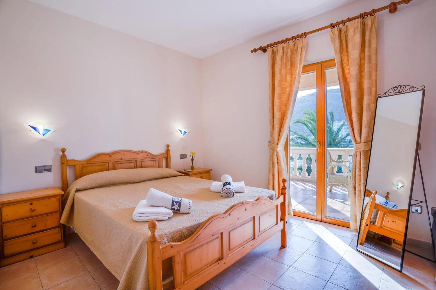 Bed in Villa Puerto Alcudia - Lago Aran Berna by PriorityVillas
