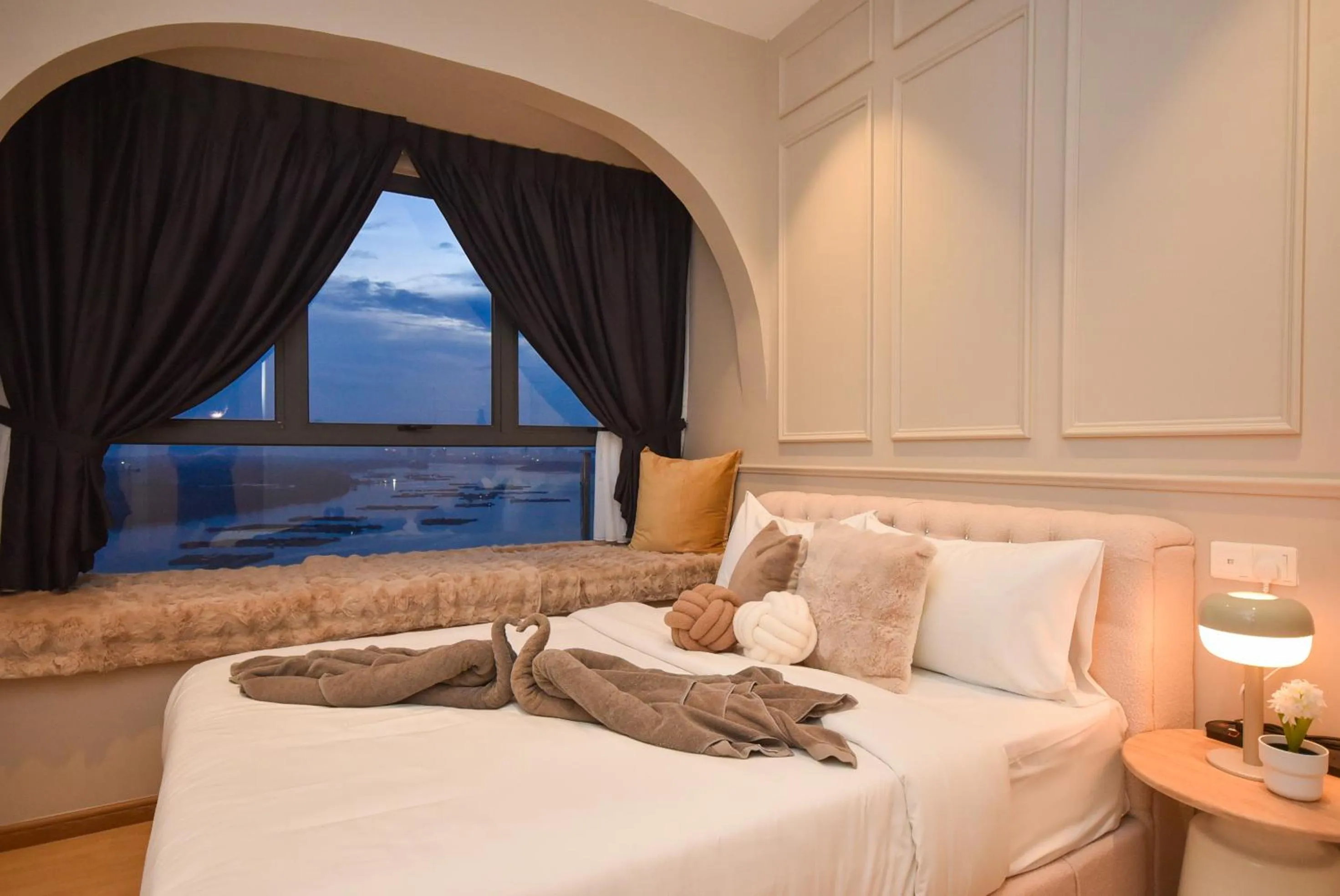 Bedroom, Bed in Country Garden Seaview Suite by Nest Home at Danga Bay