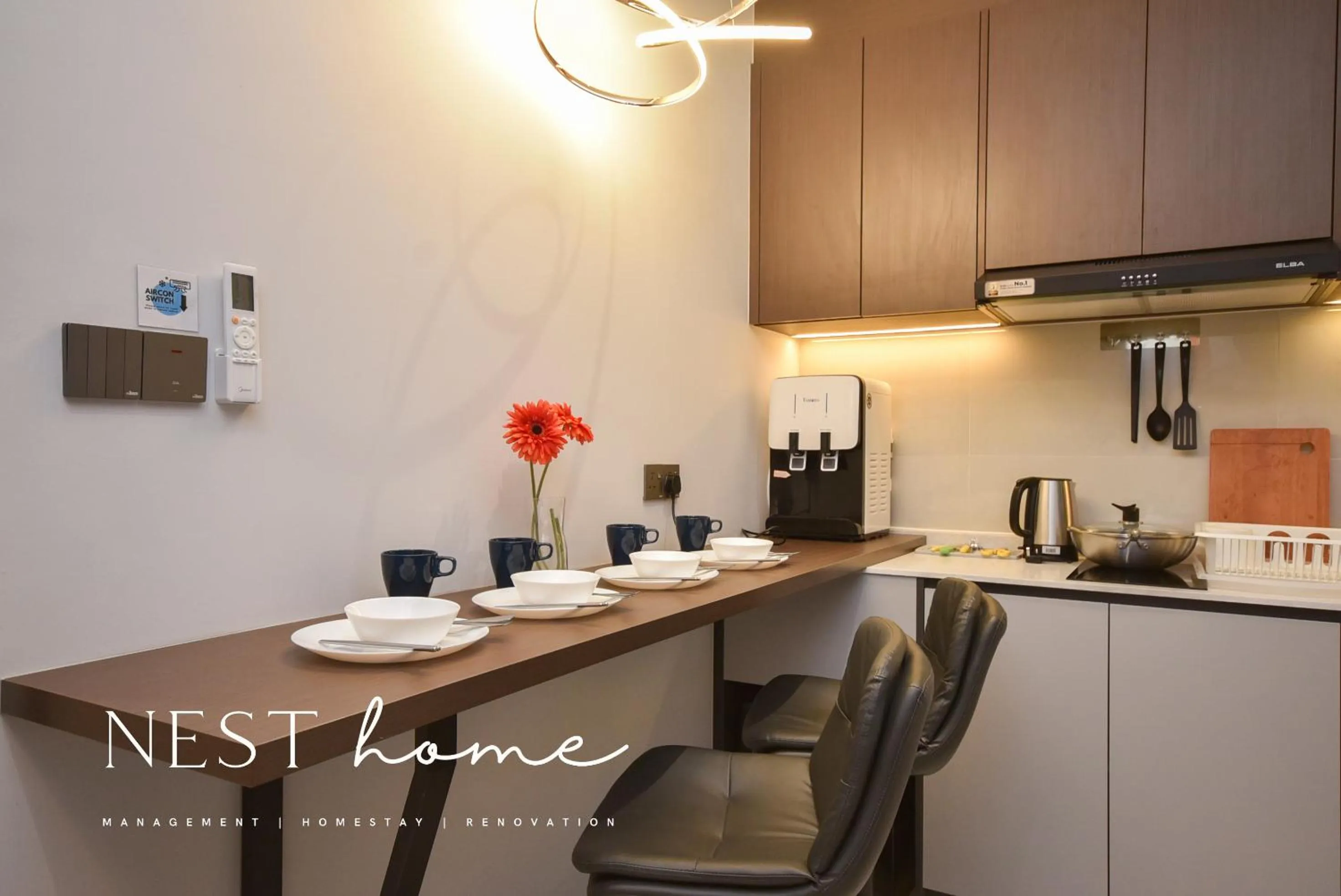 Dining area in Country Garden Seaview Suite by Nest Home at Danga Bay