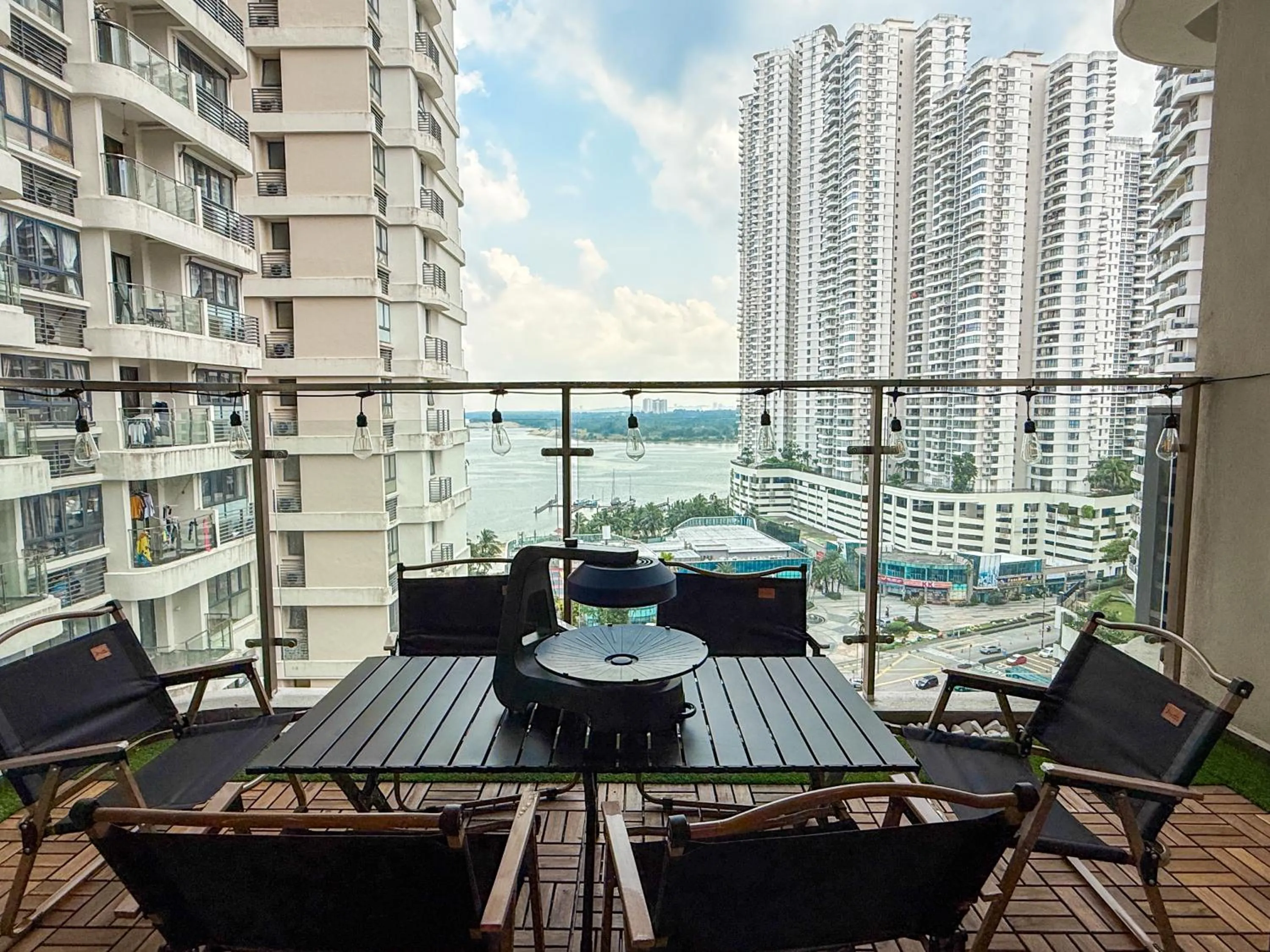 Country Garden Seaview Suite by Nest Home at Danga Bay