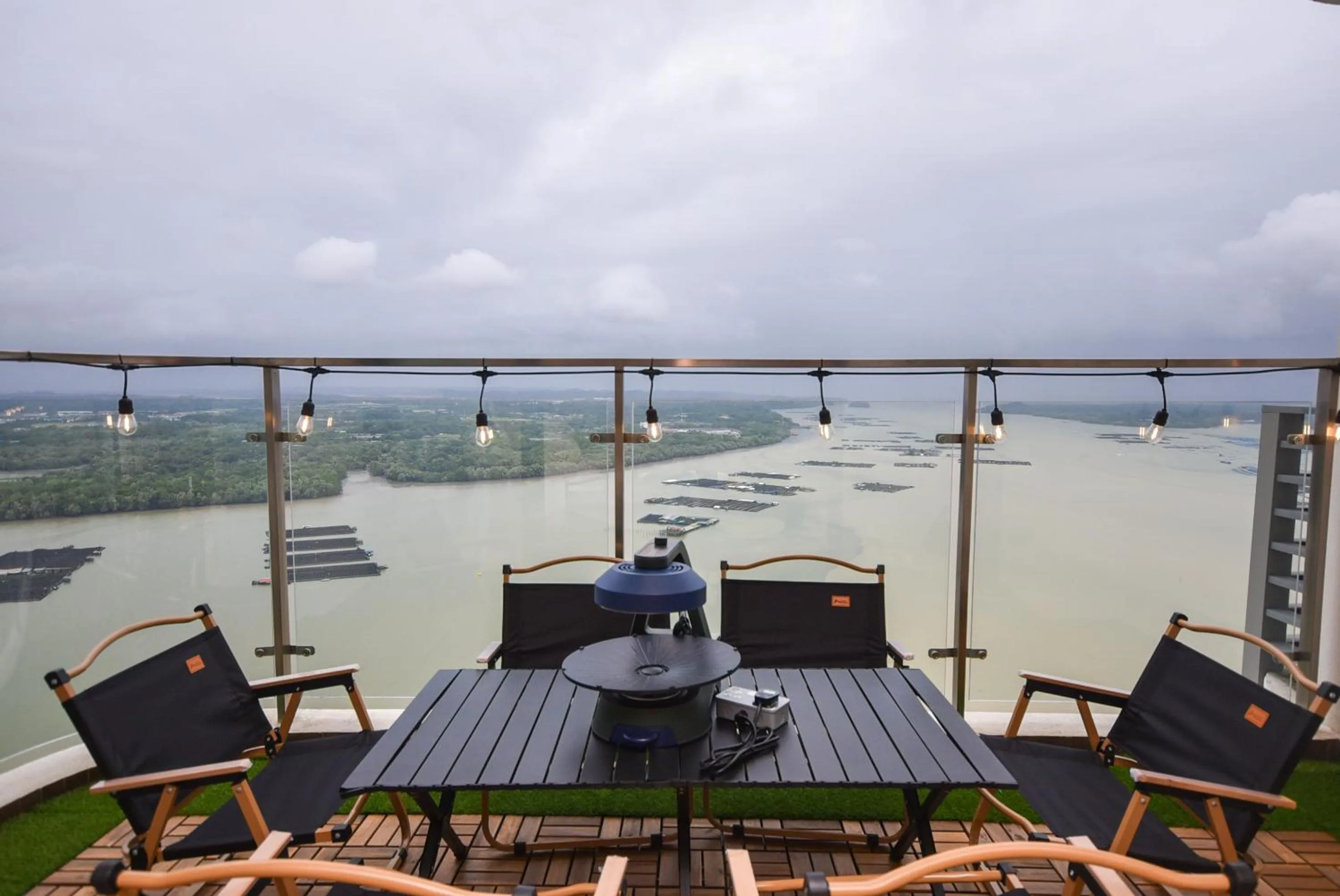 Country Garden Seaview Suite by Nest Home at Danga Bay