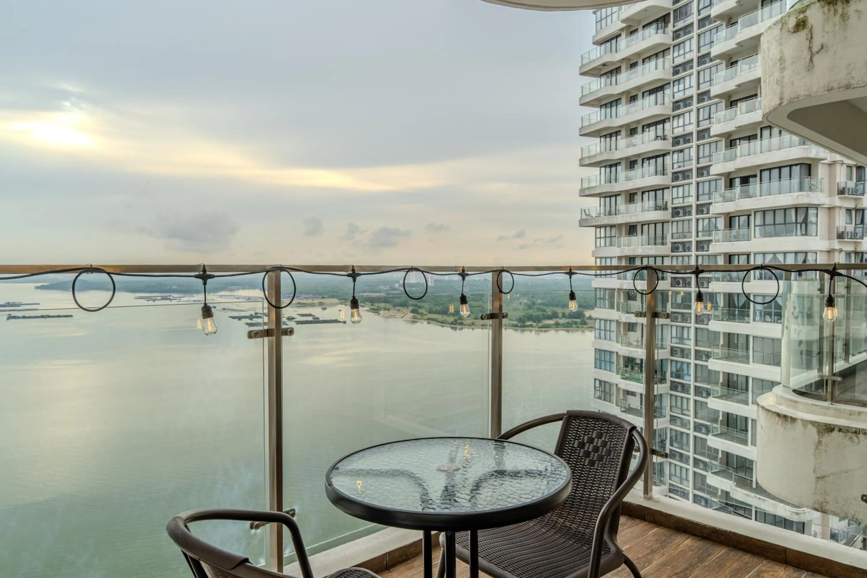 Country Garden Seaview Suite by Nest Home at Danga Bay