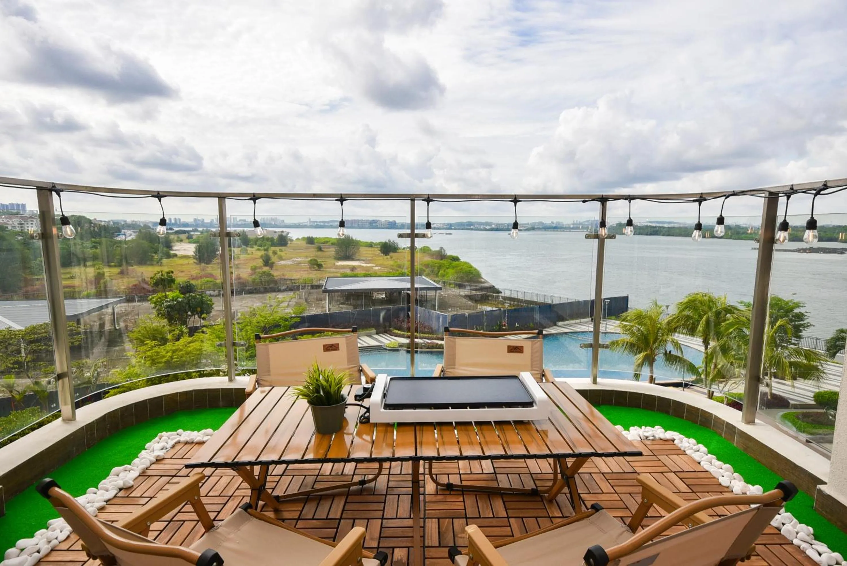 Balcony/Terrace in Country Garden Seaview Suite by Nest Home at Danga Bay