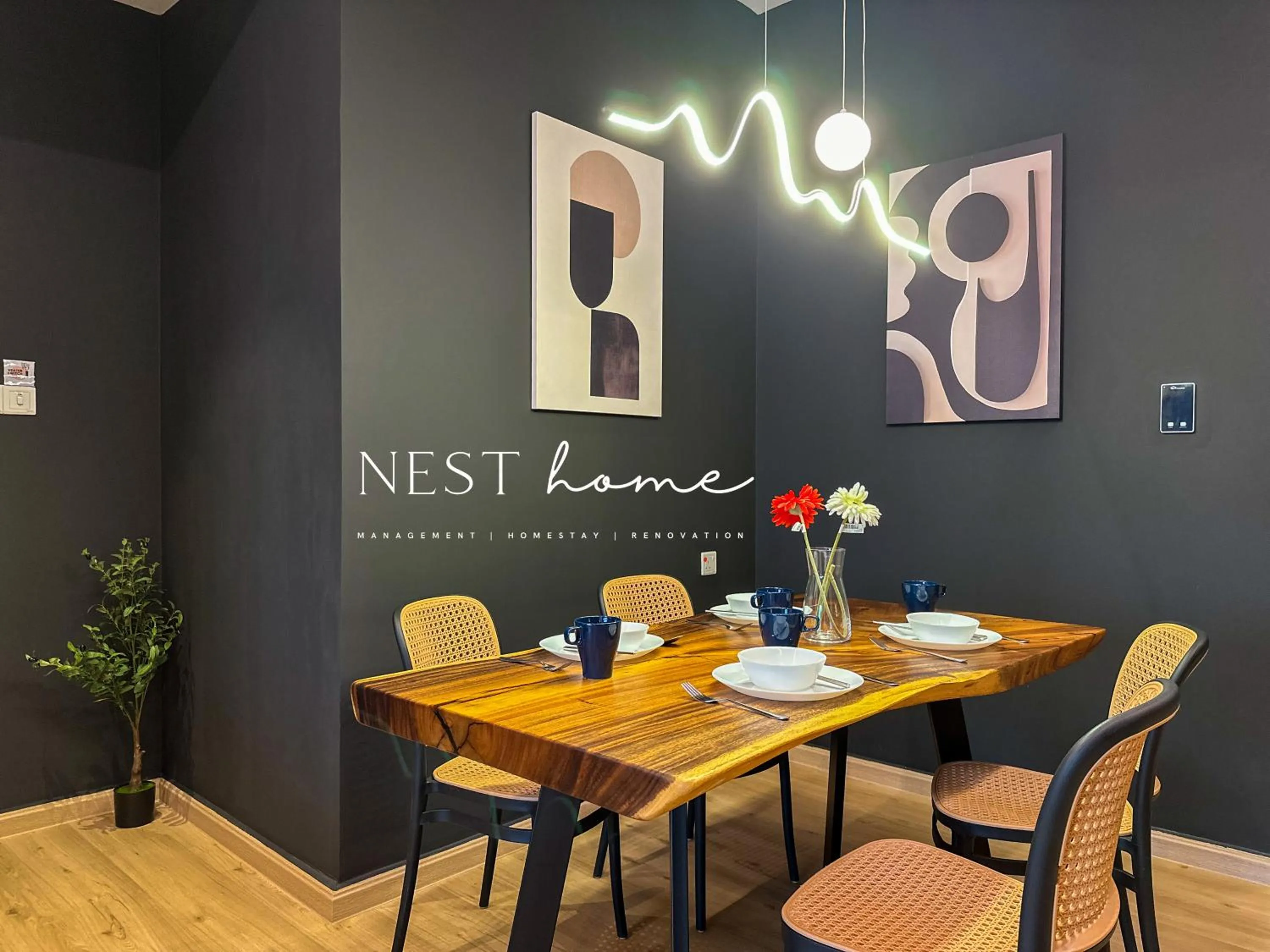 Dining area in Country Garden Seaview Suite by Nest Home at Danga Bay