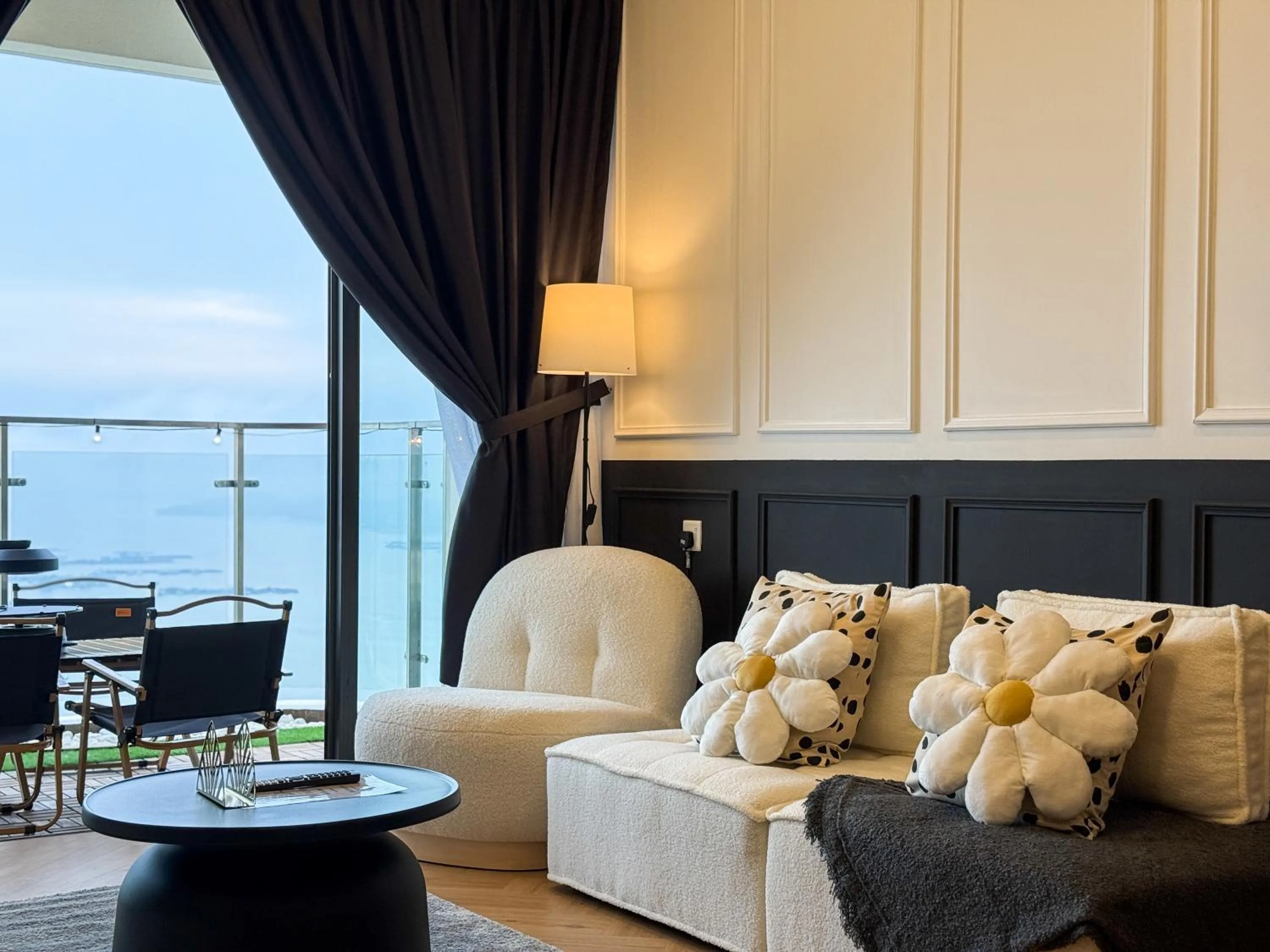 Country Garden Seaview Suite by Nest Home at Danga Bay