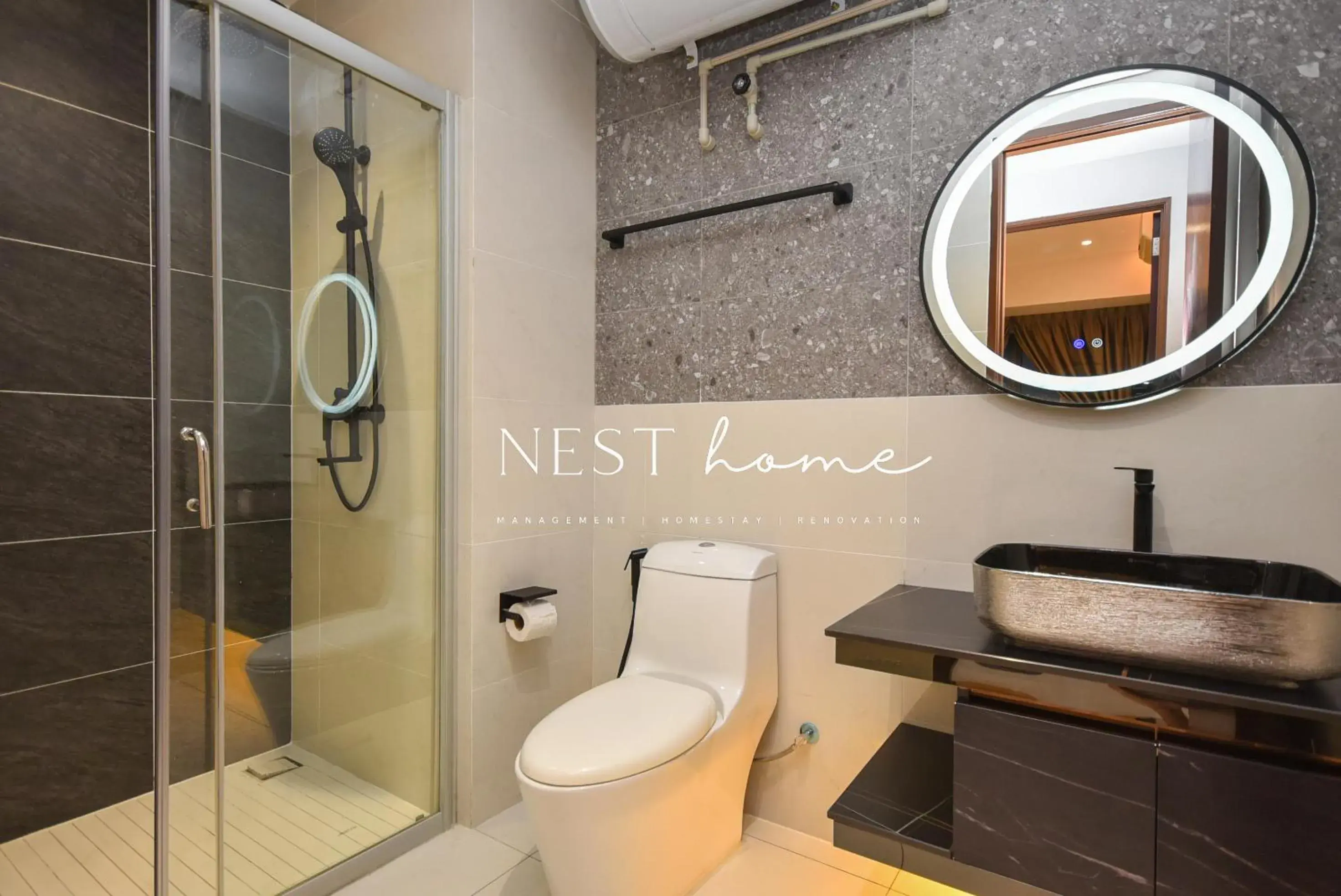 Bathroom in Country Garden Seaview Suite by Nest Home at Danga Bay Bathroom in Country Garden Seaview Suite by Nest Home at Danga Bay