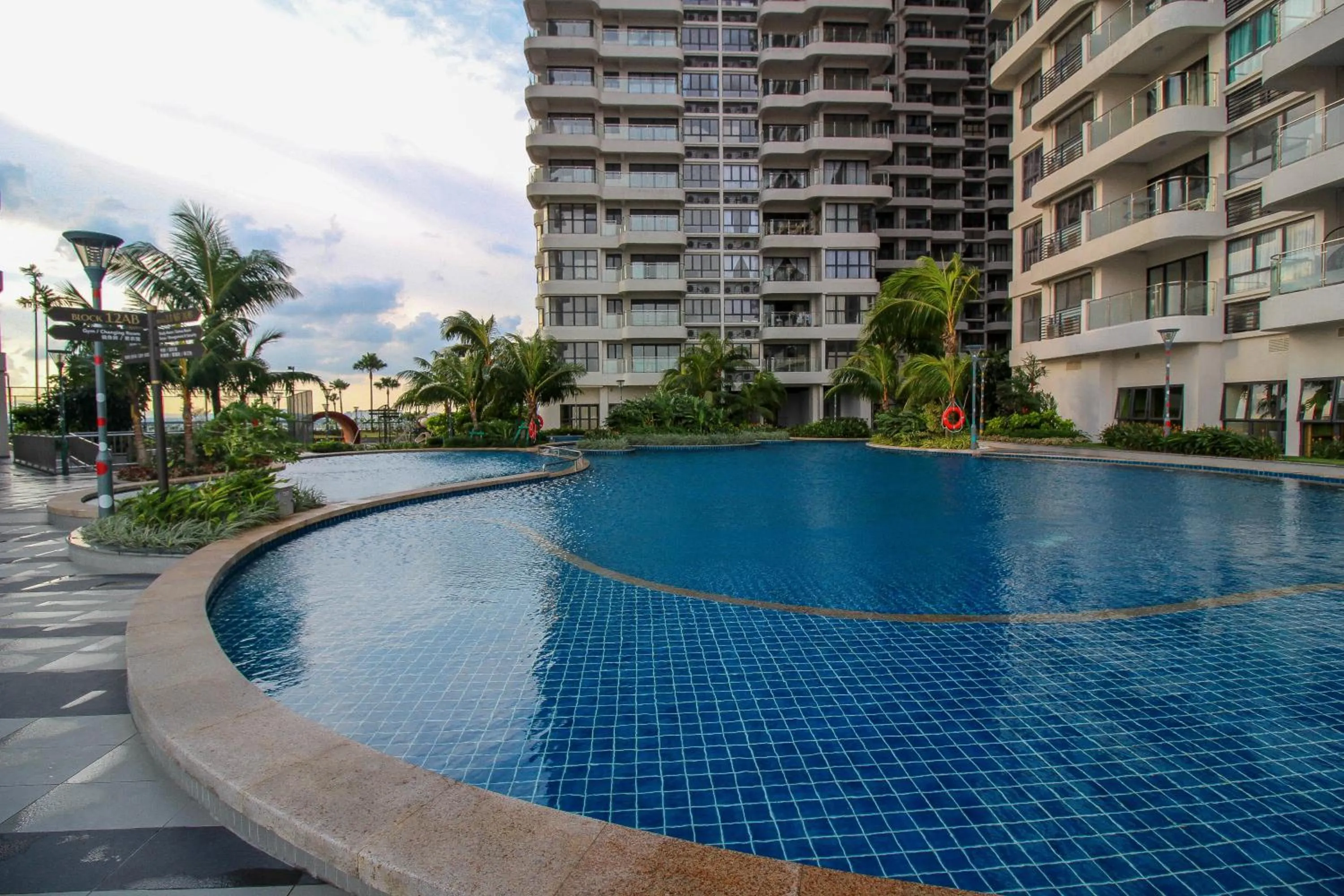  in Country Garden Seaview Suite by Nest Home at Danga Bay