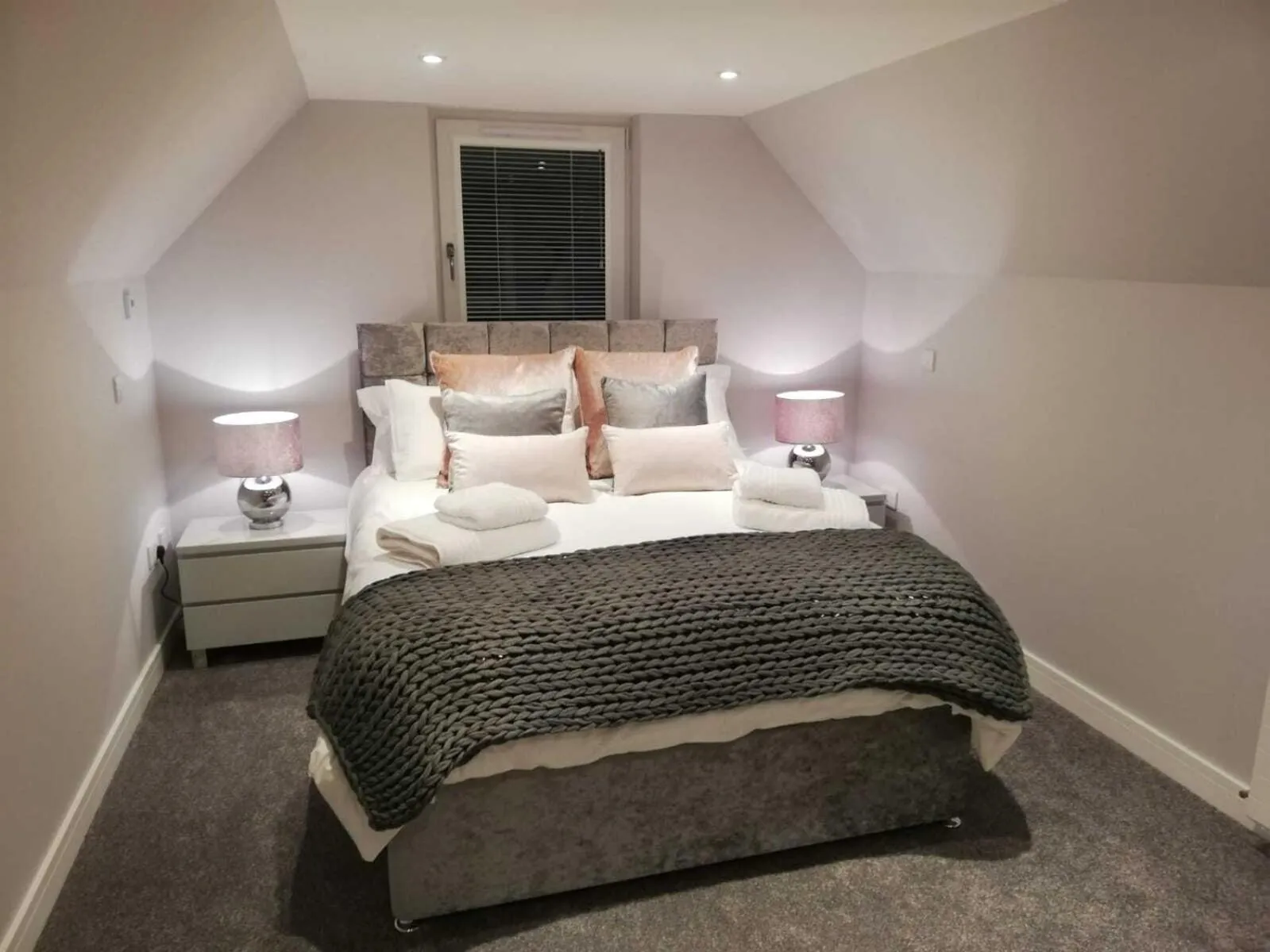 Bedroom, Bed in Appin Apartment