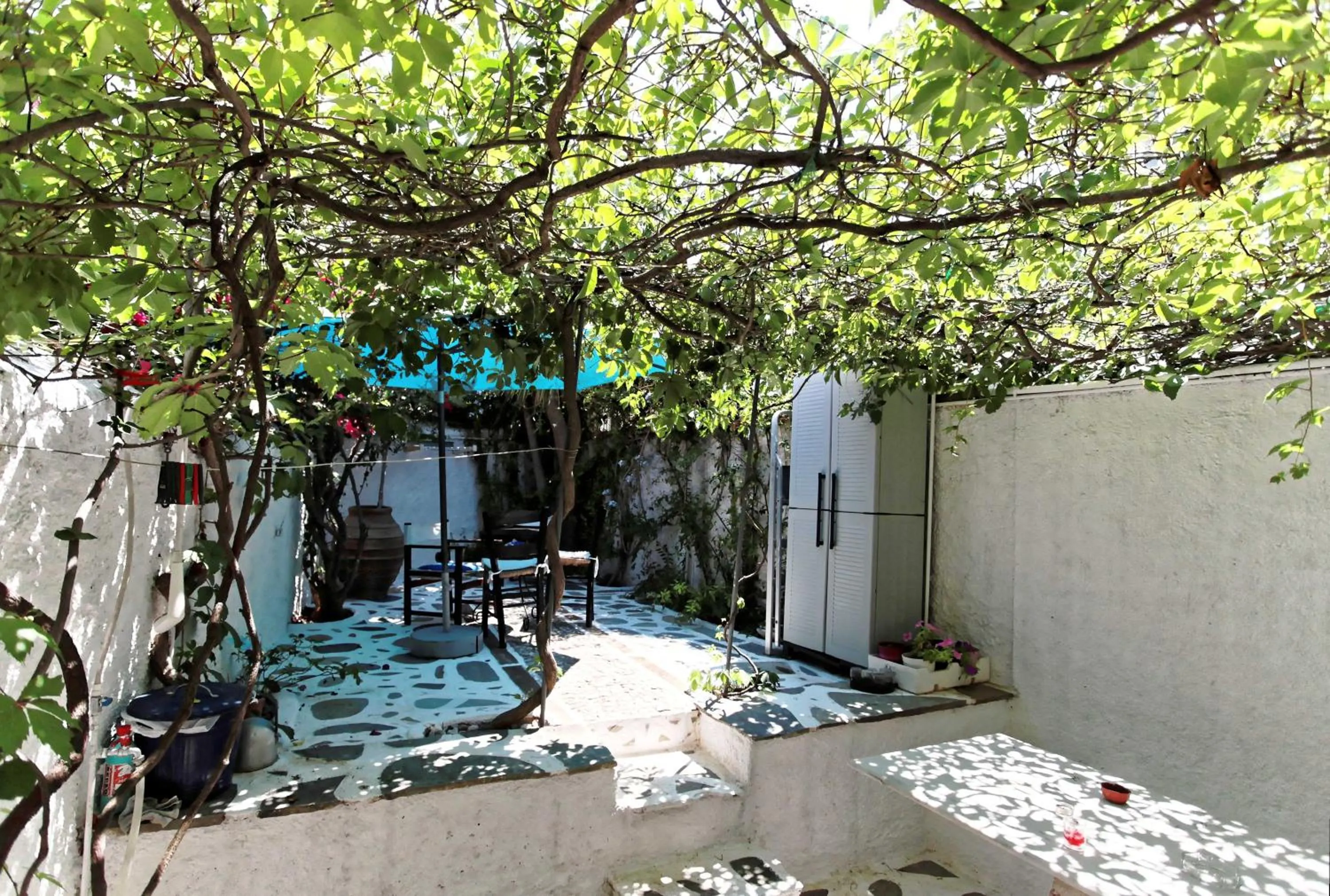 Patio in To Spitaki Apartments