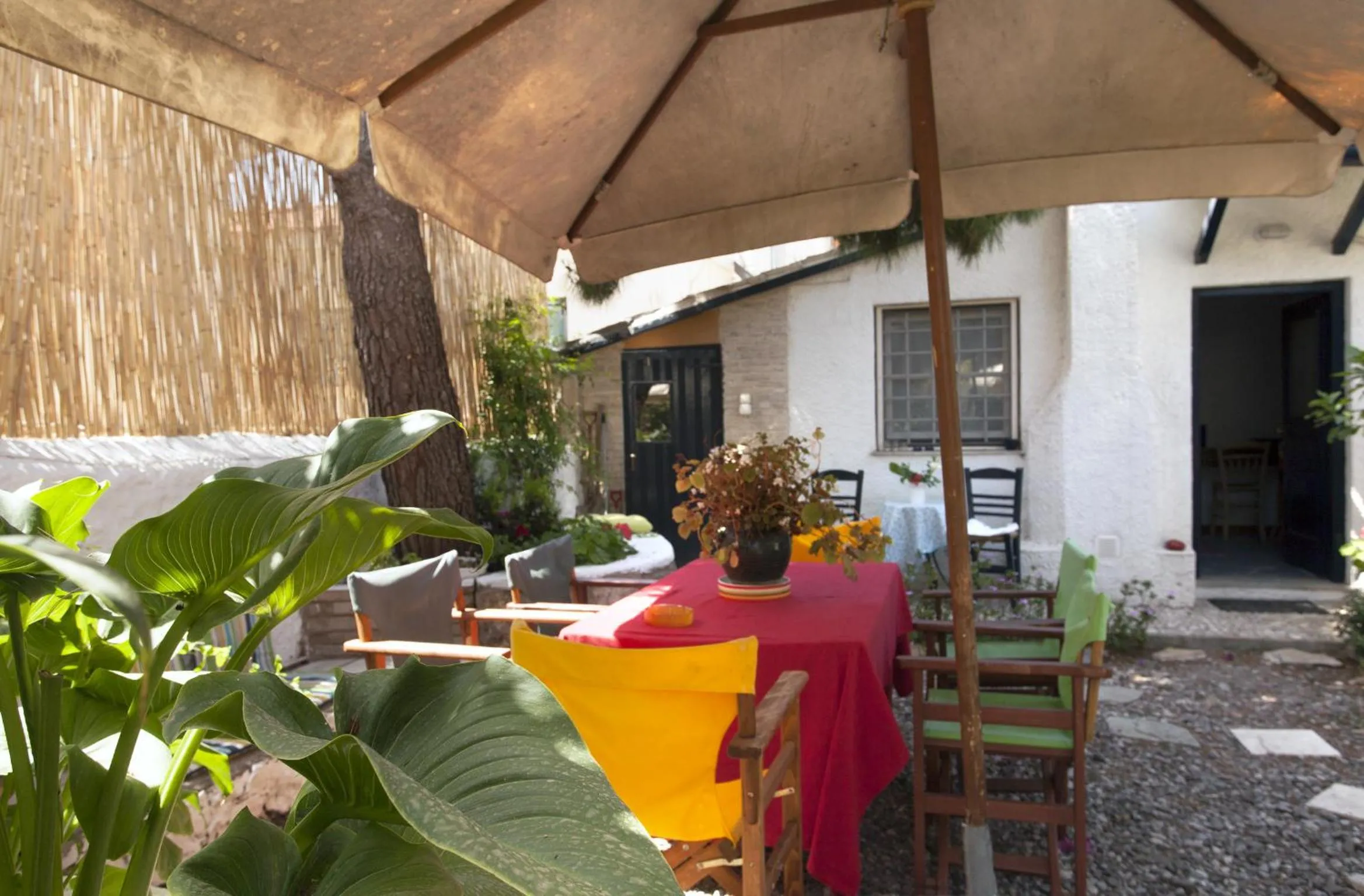 Garden in To Spitaki Apartments