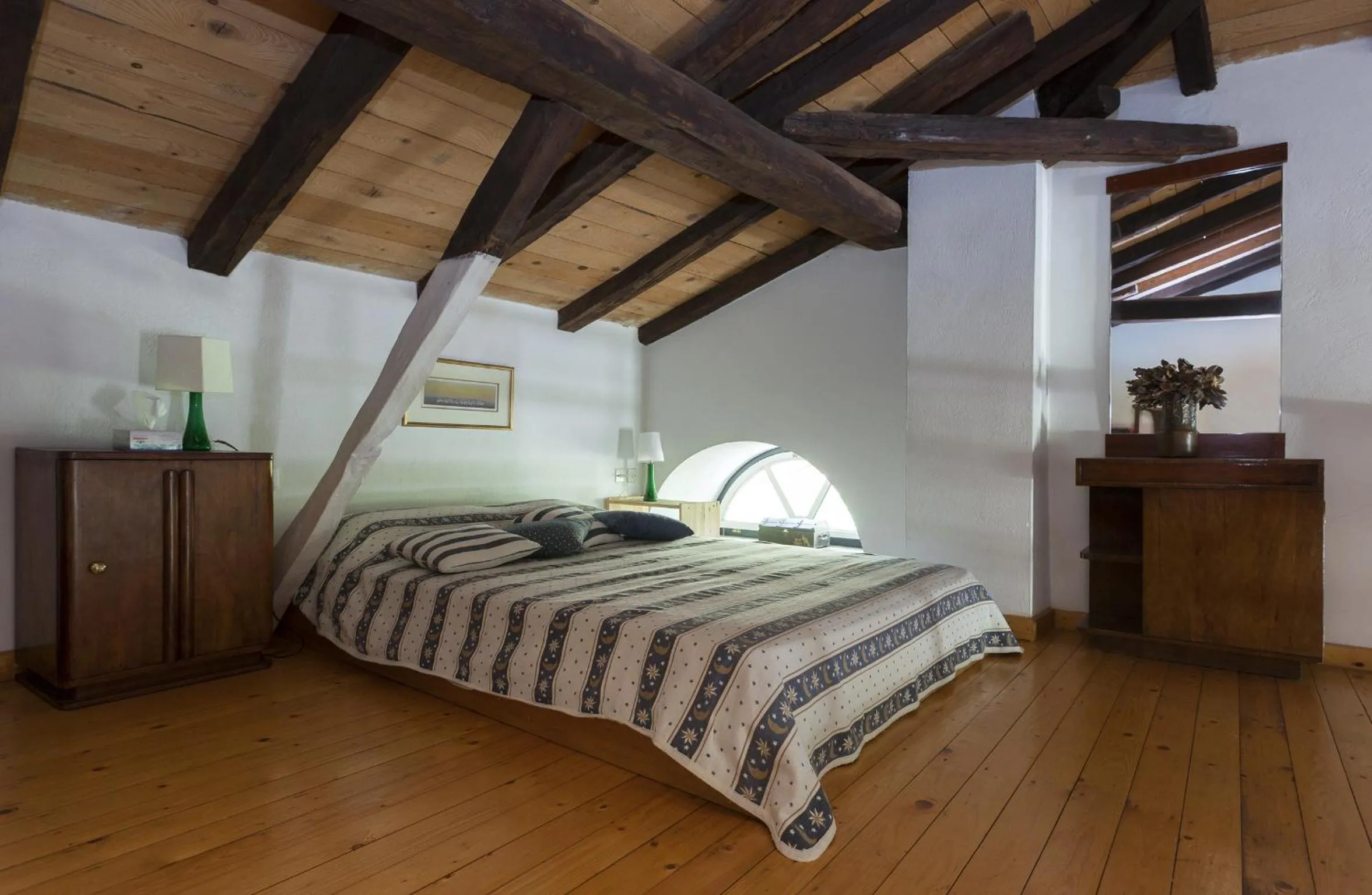 Bedroom, Bed in To Spitaki Apartments