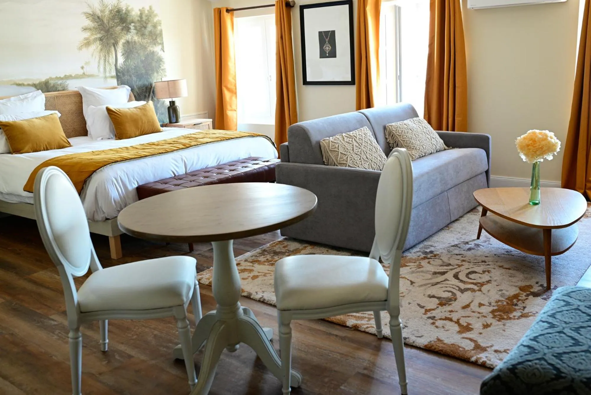 Seating area, Bed in Pavillon des Millésimes, Piscine & SPA