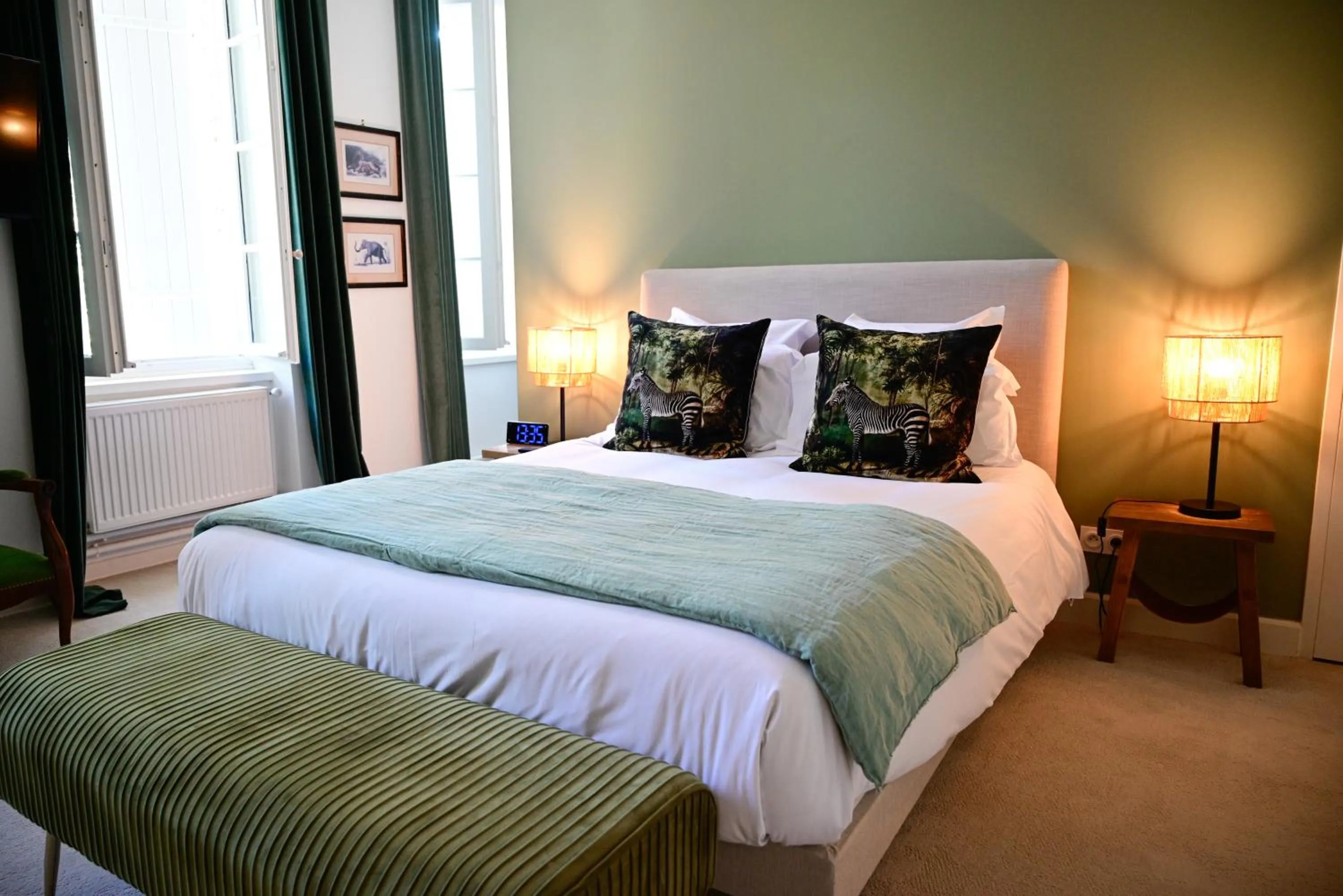 Bedroom, Bed in Pavillon des Millésimes, Piscine & SPA