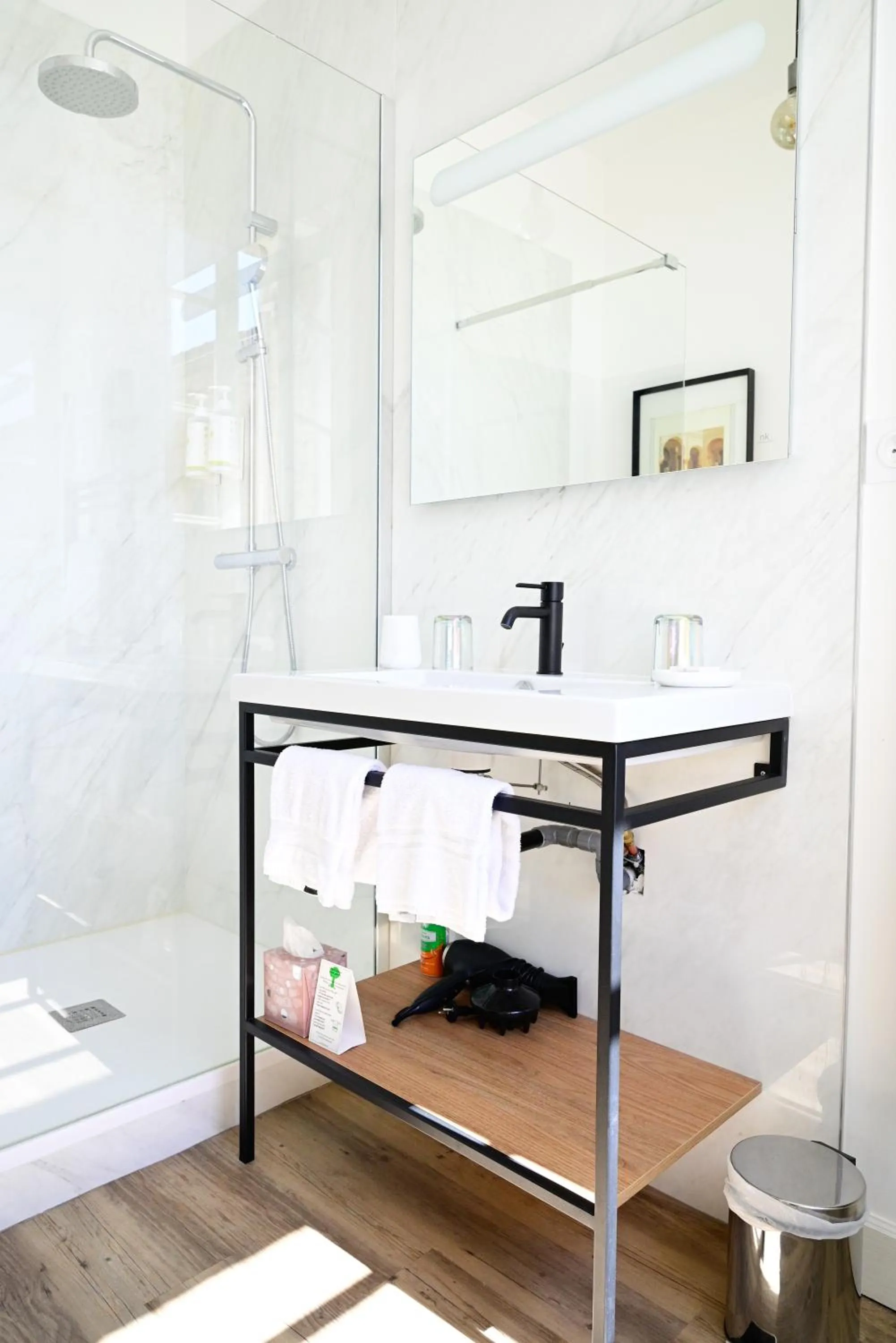 Bathroom in Pavillon des Millésimes, Piscine & SPA