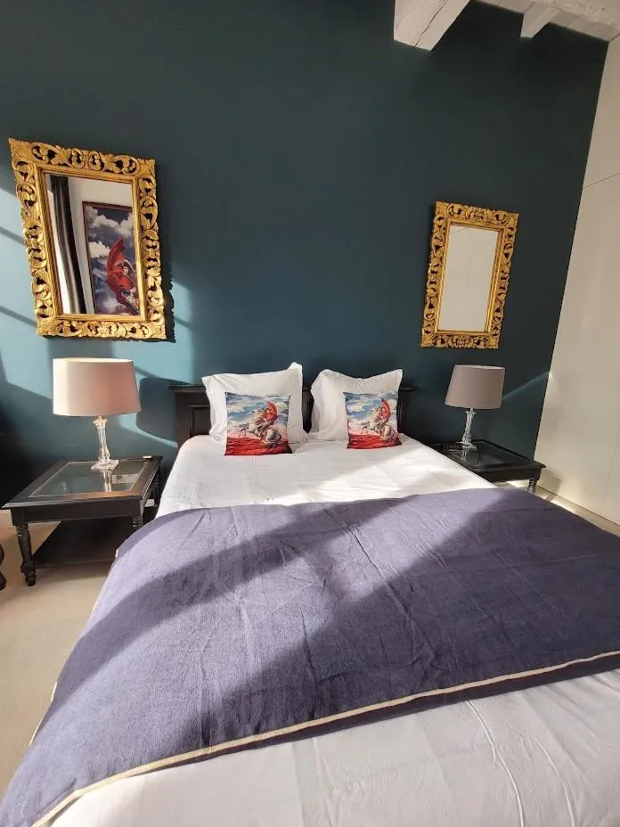 Decorative detail, Bed in Pavillon des Millésimes, Piscine & SPA