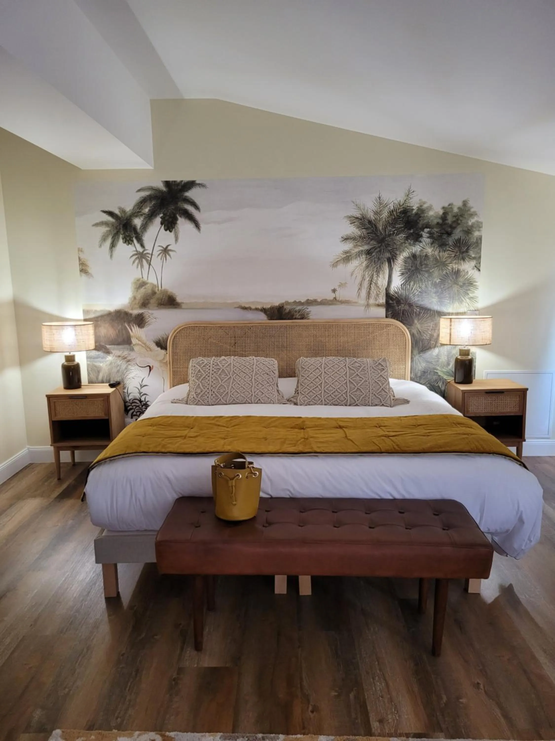 Bedroom, Bed in Pavillon des Millésimes, Piscine & SPA