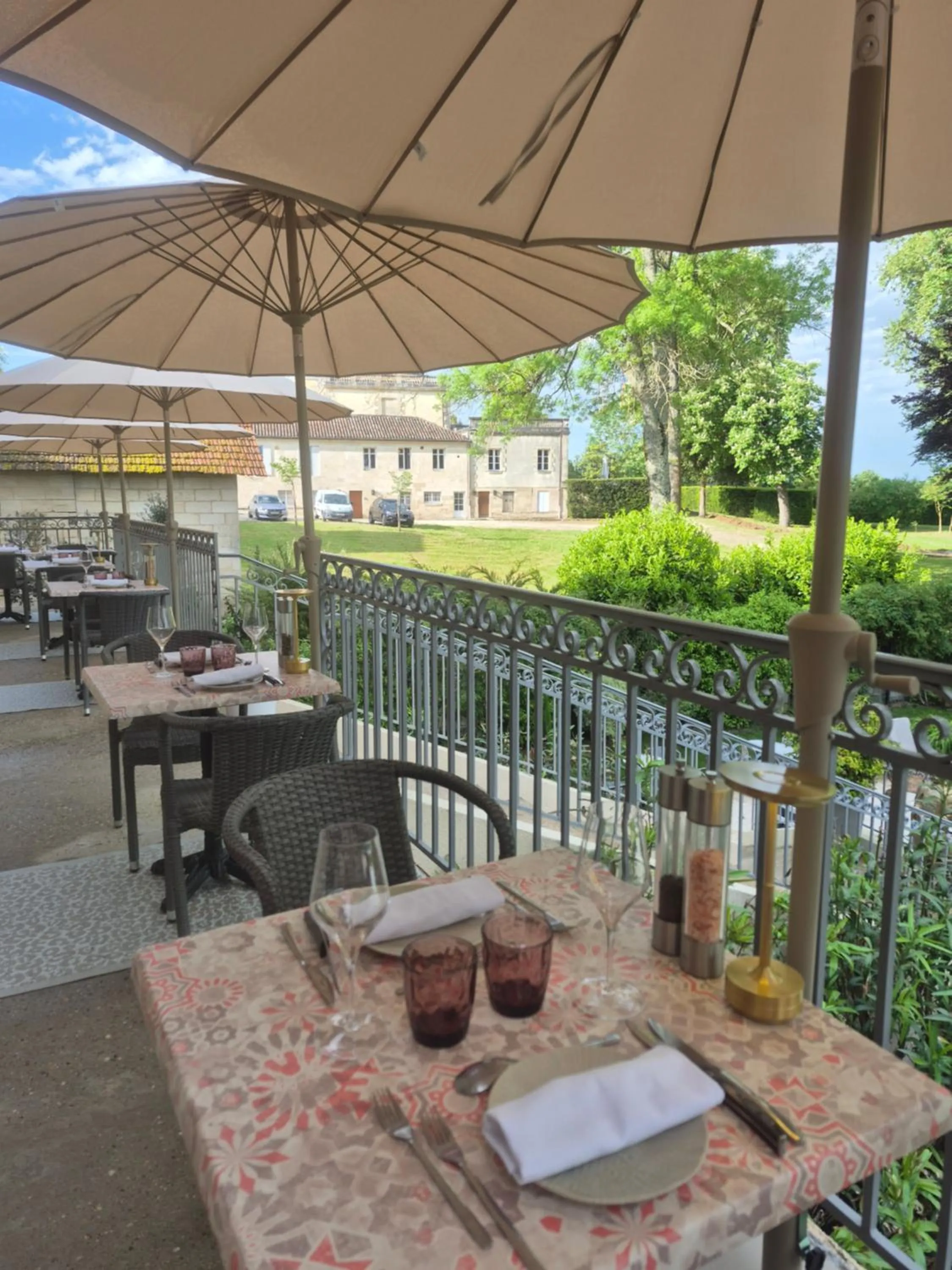Balcony/Terrace in Pavillon des Millésimes, Piscine & SPA