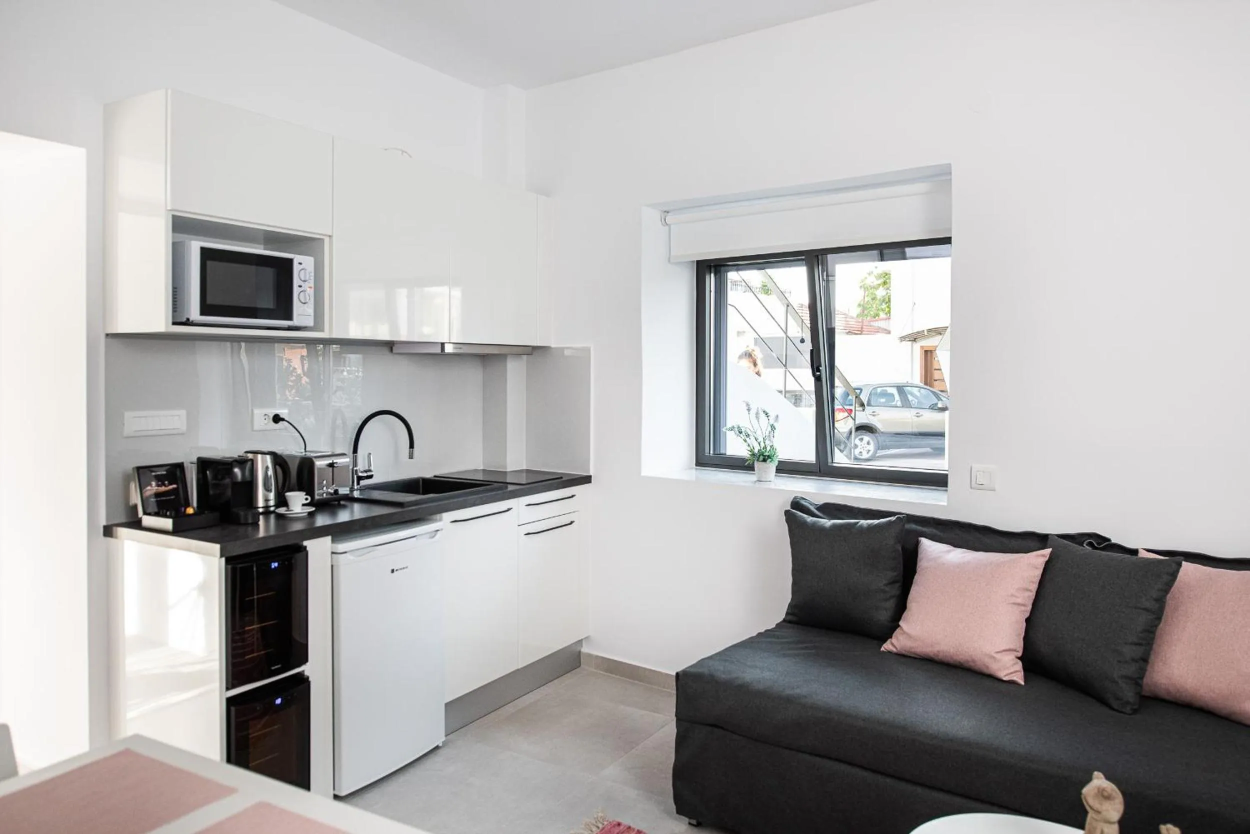 Kitchen or kitchenette in Cozy Corner Luxury Apartments